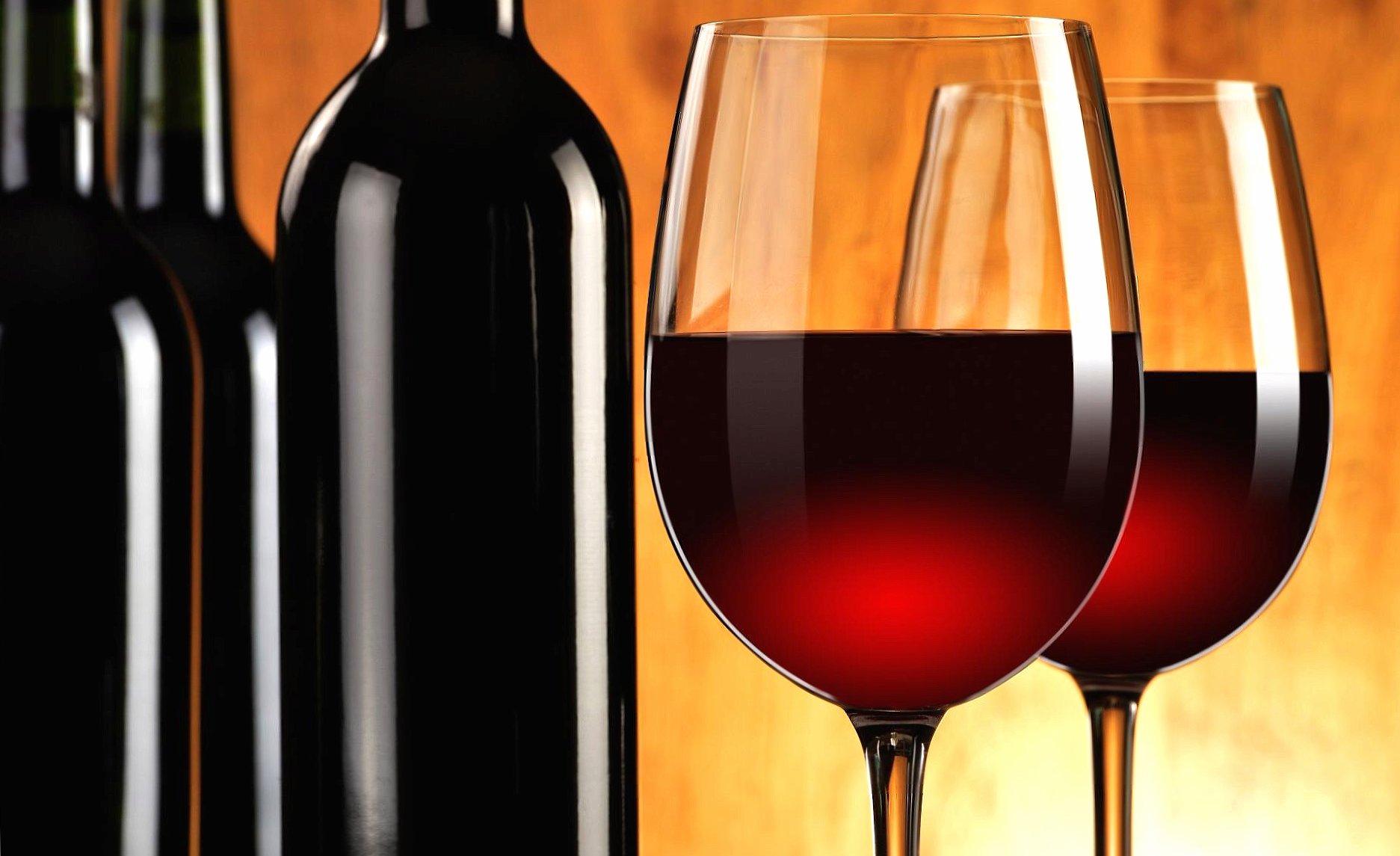 Glasses of red wine at 640 x 1136 iPhone 5 size wallpapers HD quality