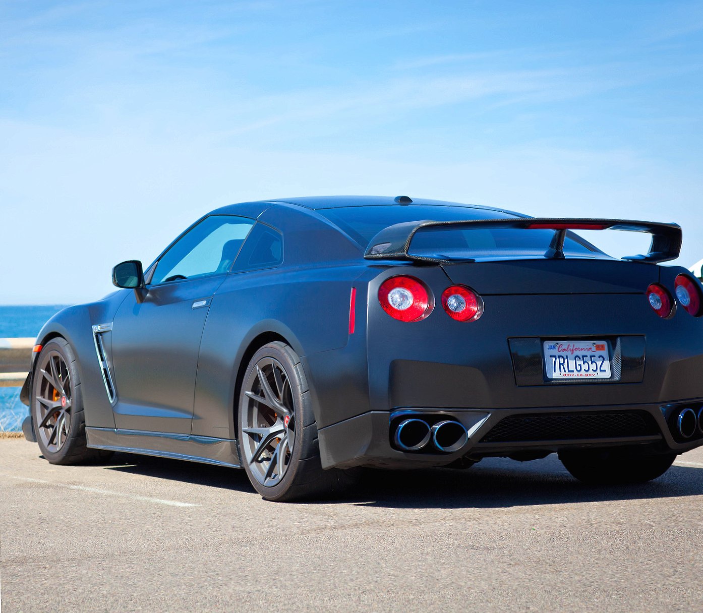 GTR at 320 x 480 iPhone size wallpapers HD quality