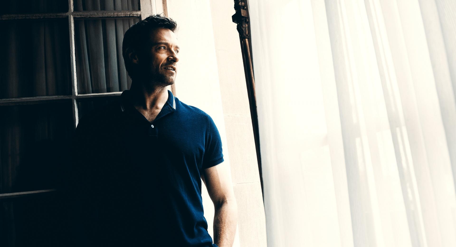 Hugh Jackman In Polo Shirt at 2048 x 2048 iPad size wallpapers HD quality