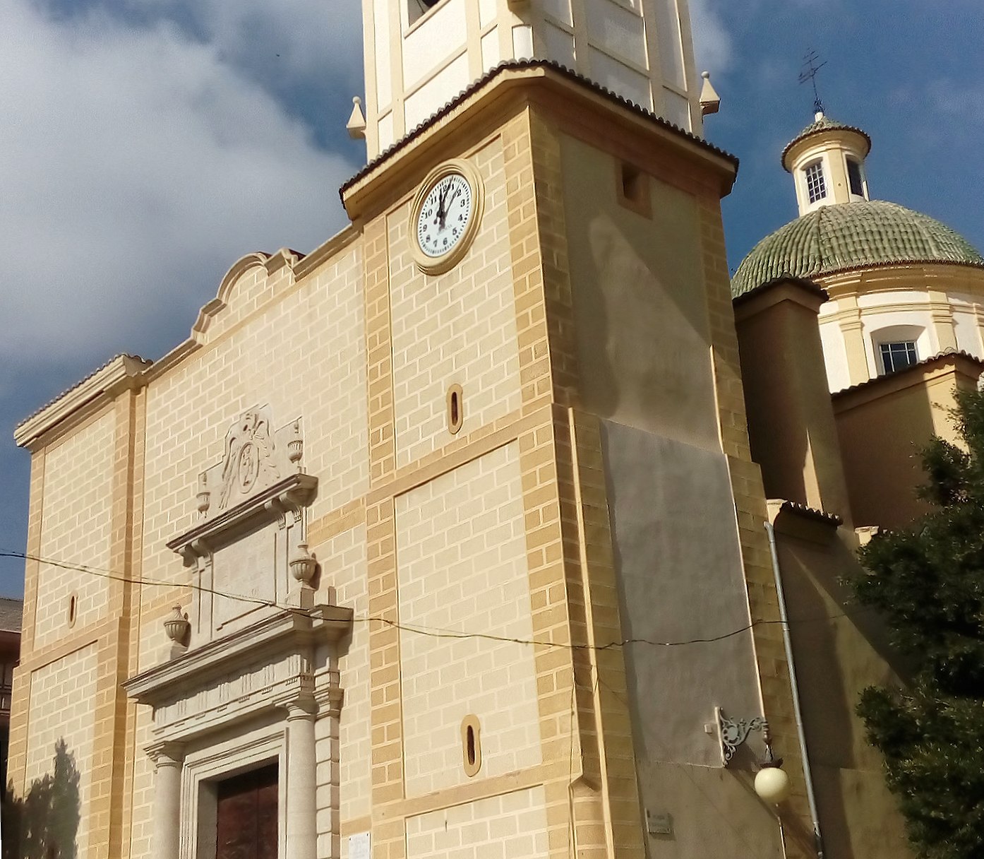 Iglesia San vicente at 640 x 1136 iPhone 5 size wallpapers HD quality