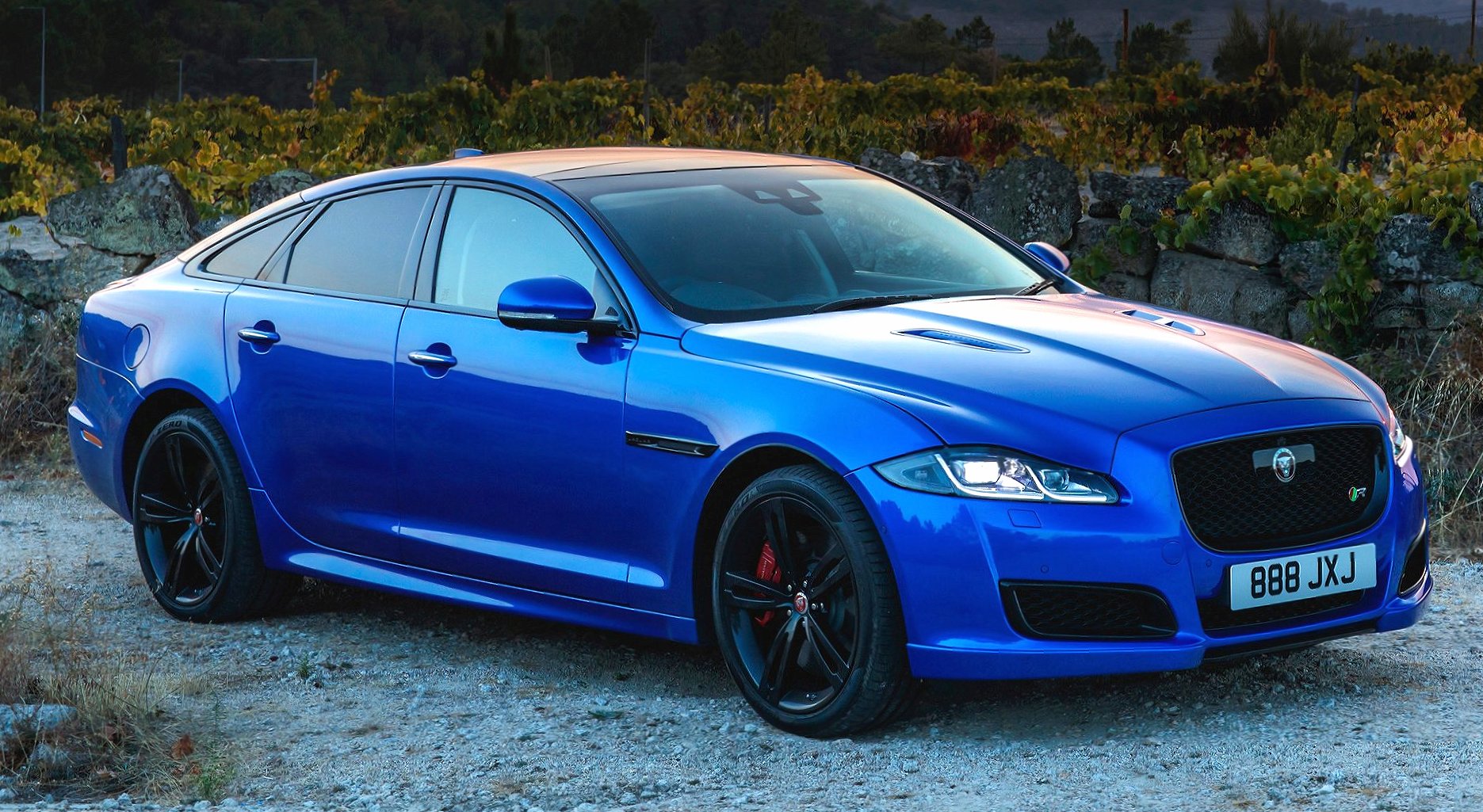 Jaguar XJR at 750 x 1334 iPhone 6 size wallpapers HD quality