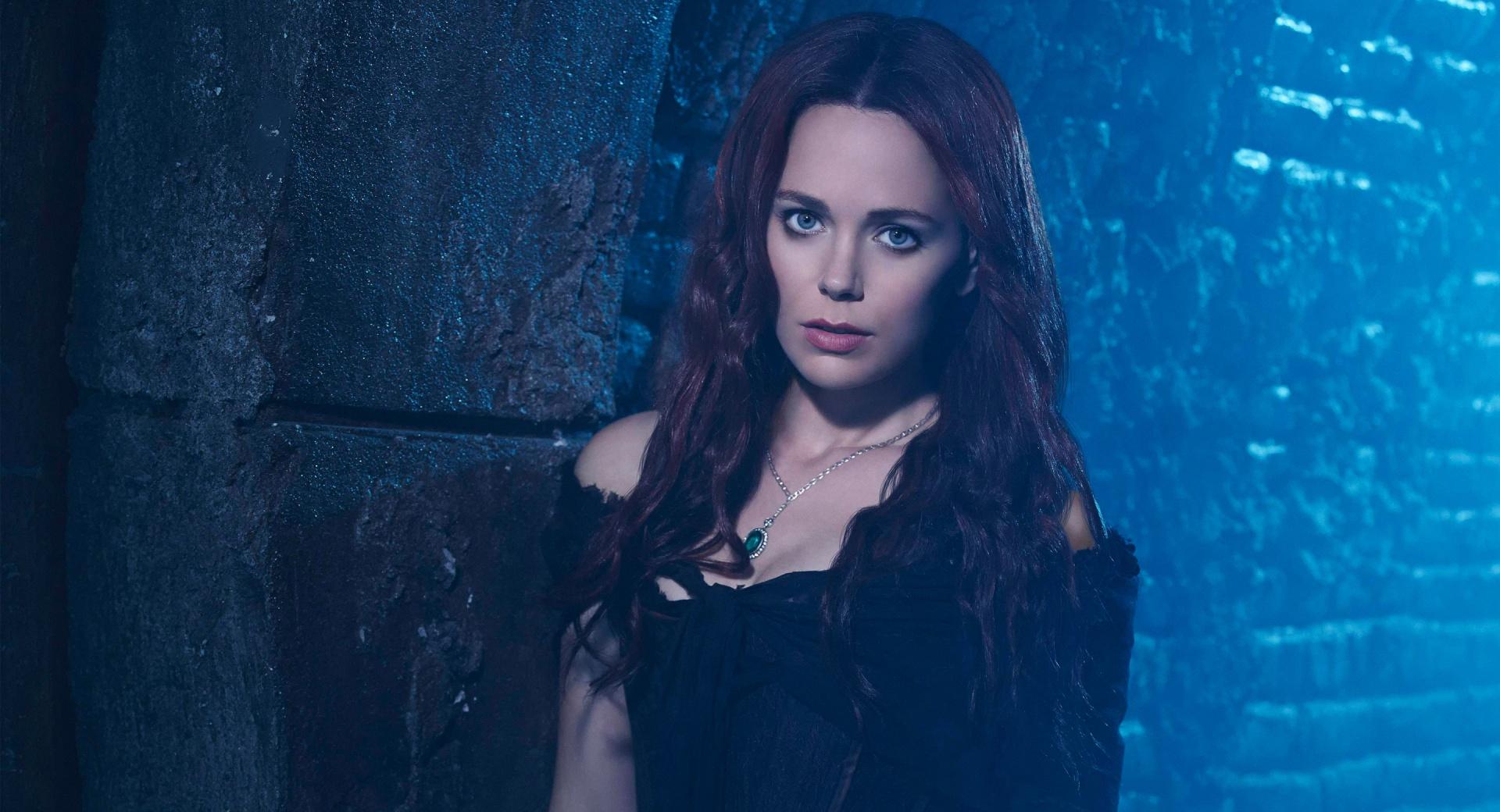 Katia Winter at 320 x 480 iPhone size wallpapers HD quality