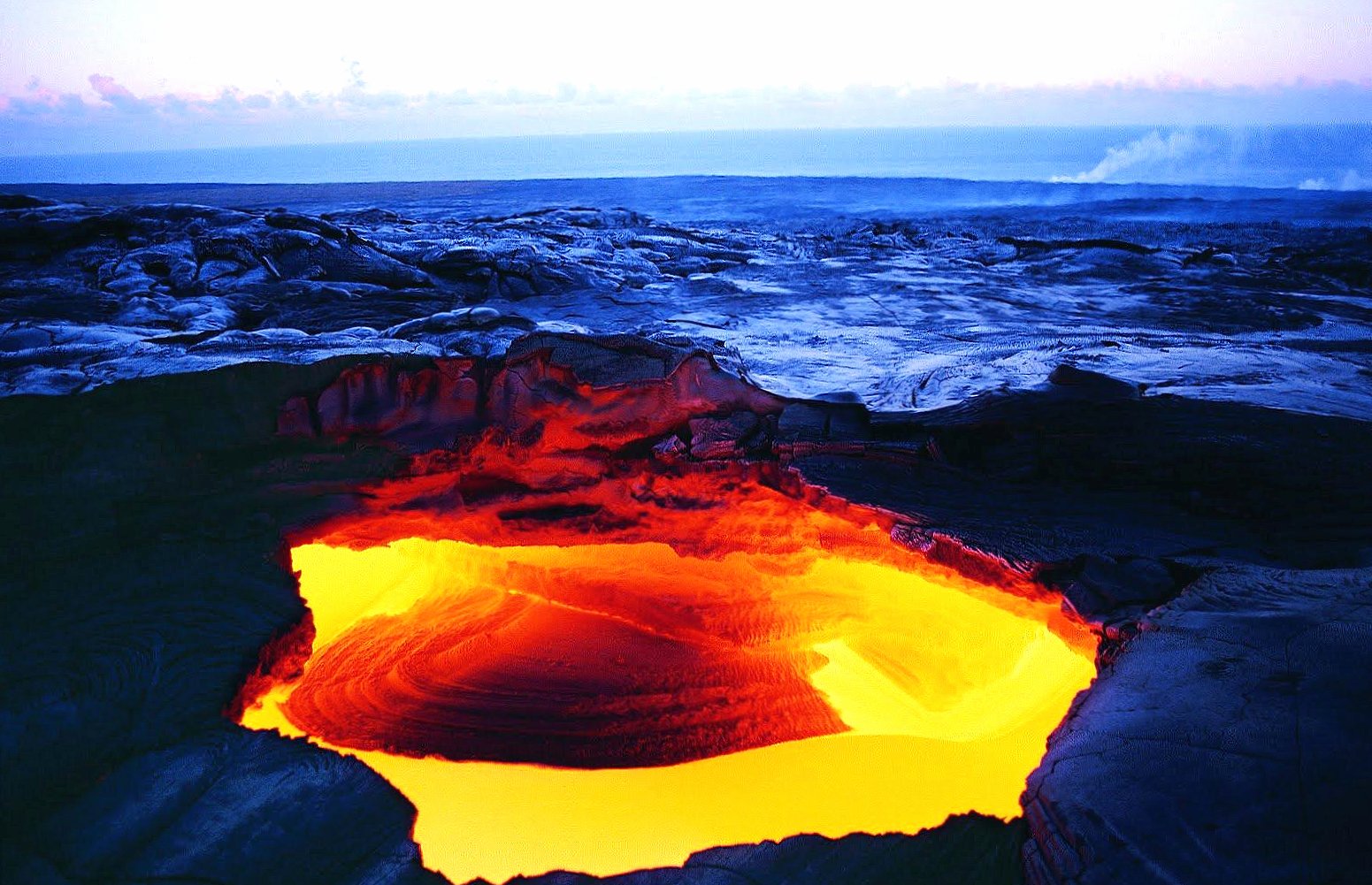 Lava well at 1334 x 750 iPhone 7 size wallpapers HD quality