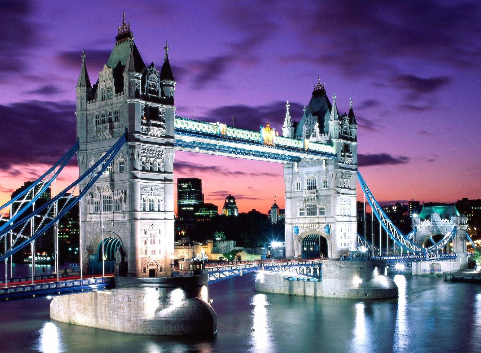 London towers bridge at 2048 x 2048 iPad size wallpapers HD quality