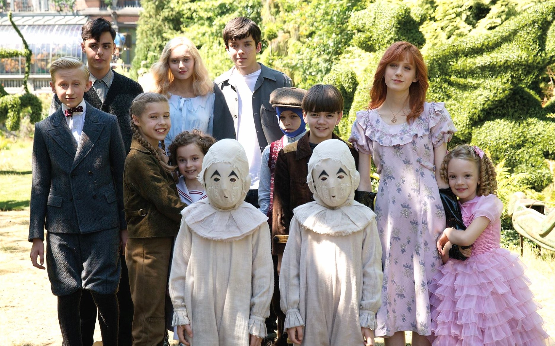 Miss Peregrine s Home for Peculiar Children at 2048 x 2048 iPad size wallpapers HD quality