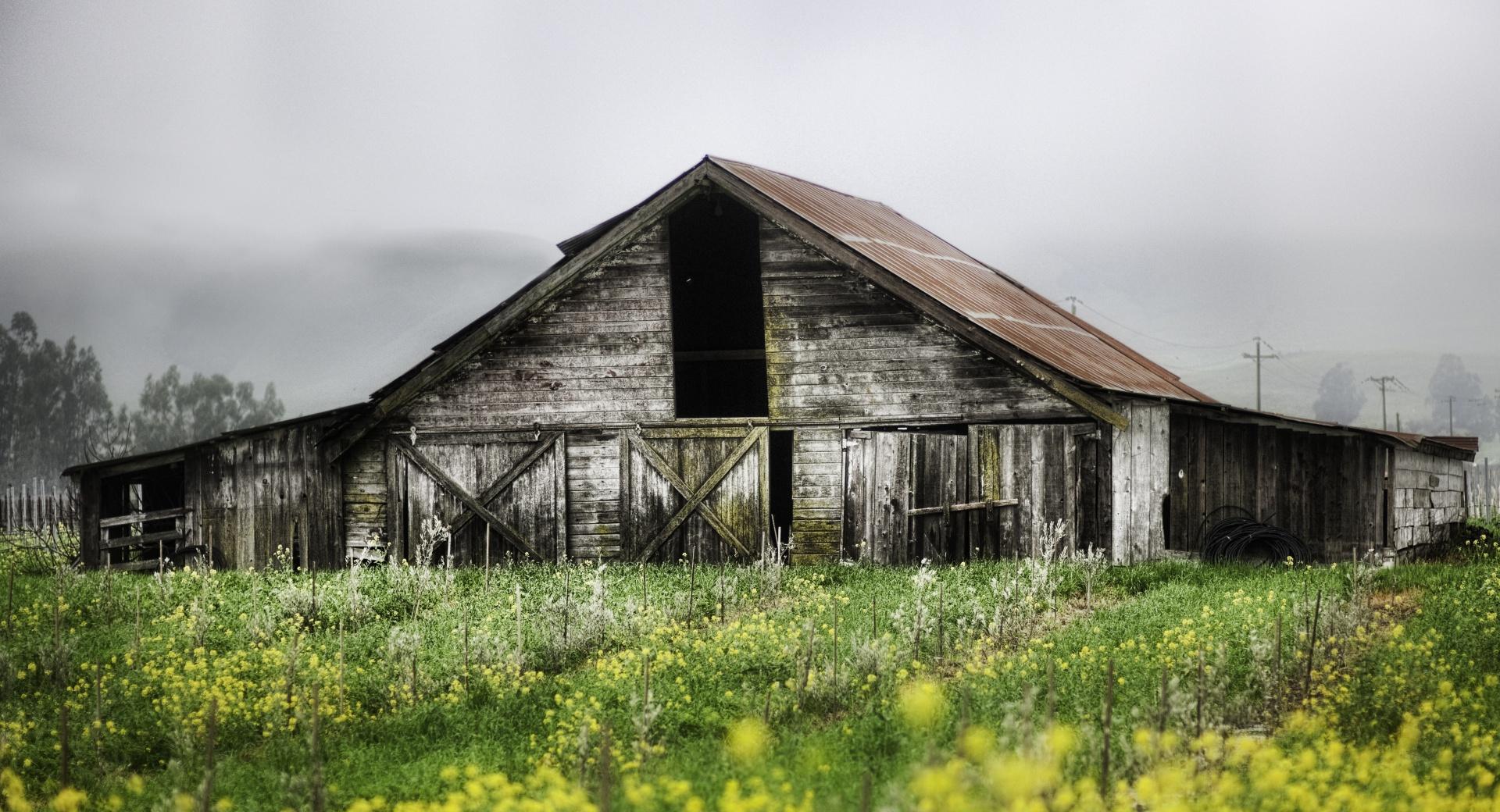 Old Barn at 1024 x 1024 iPad size wallpapers HD quality