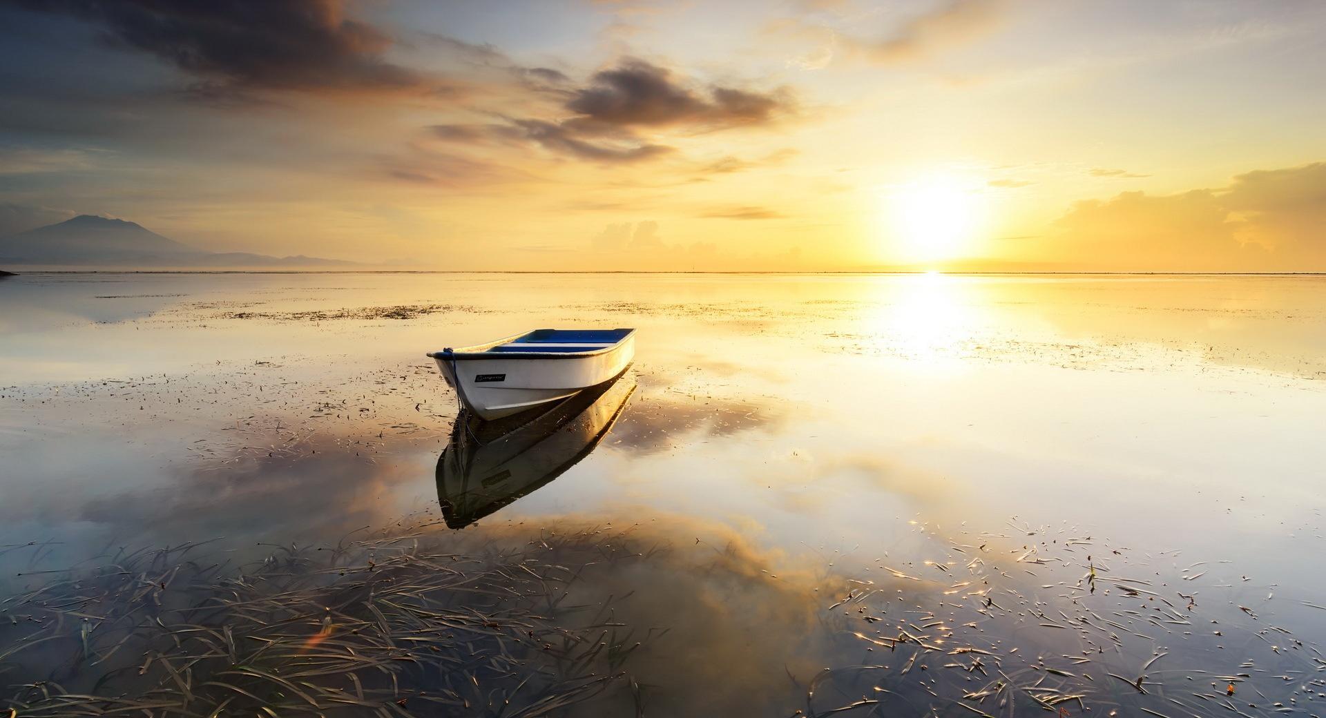 One Boat wallpapers HD quality
