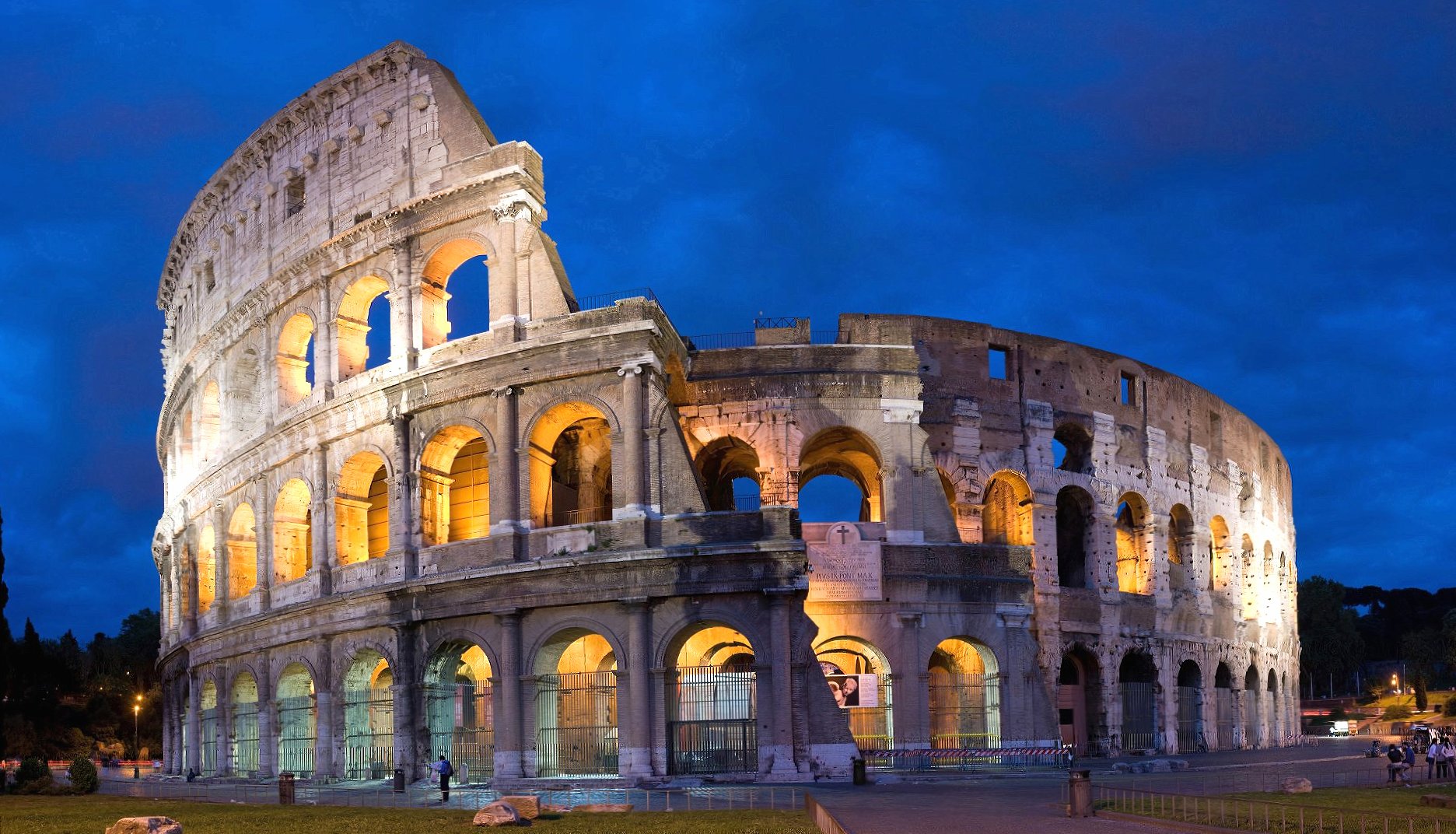 Rome coliseum at 1280 x 960 size wallpapers HD quality