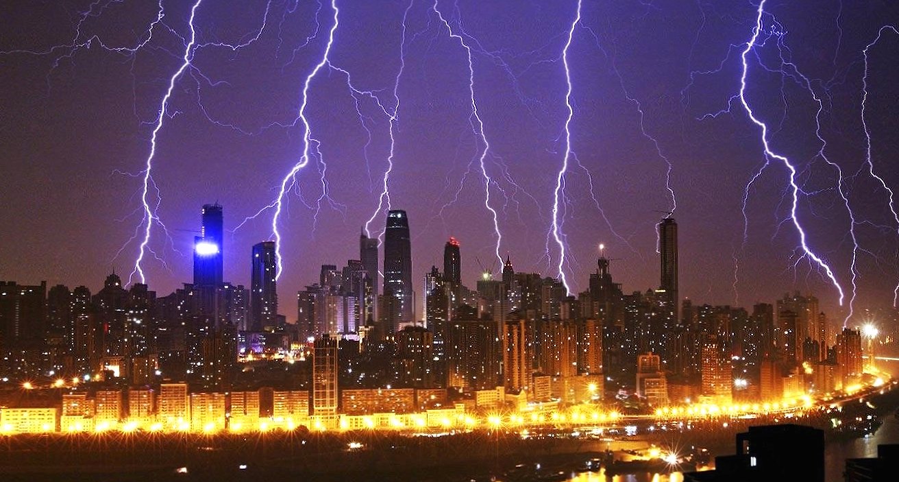 Storm in china city at 1334 x 750 iPhone 7 size wallpapers HD quality