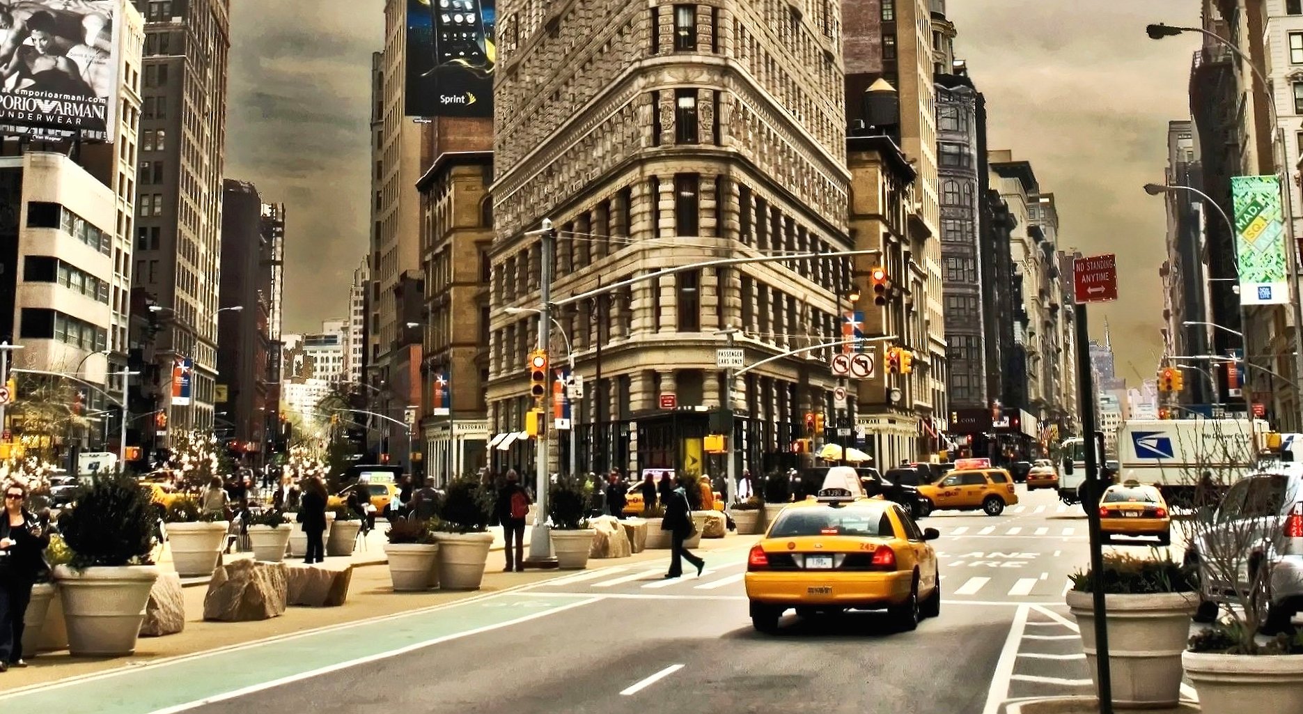 Street in manhattan new york at 1600 x 1200 size wallpapers HD quality