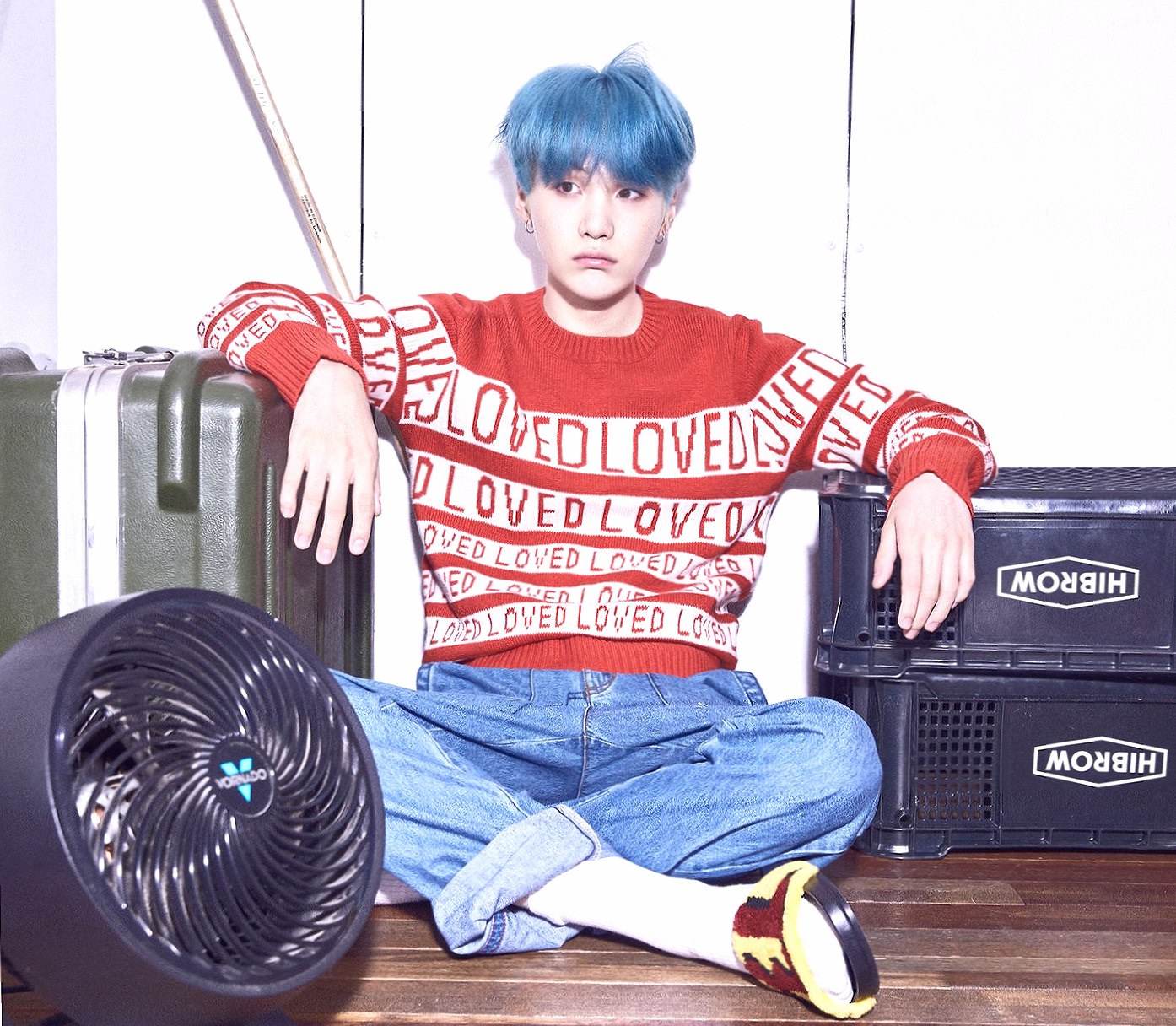 Suga at 1600 x 1200 size wallpapers HD quality