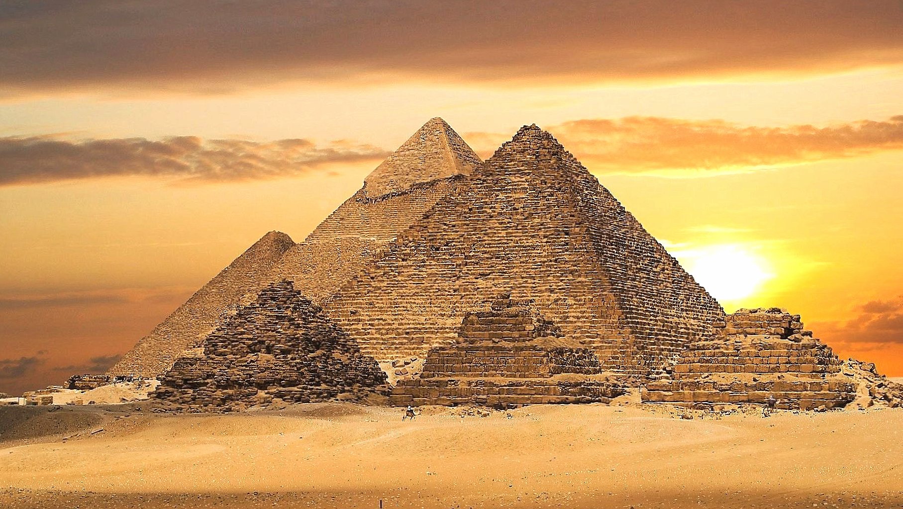 sunset in giza with pyramids at 640 x 1136 iPhone 5 size wallpapers HD quality