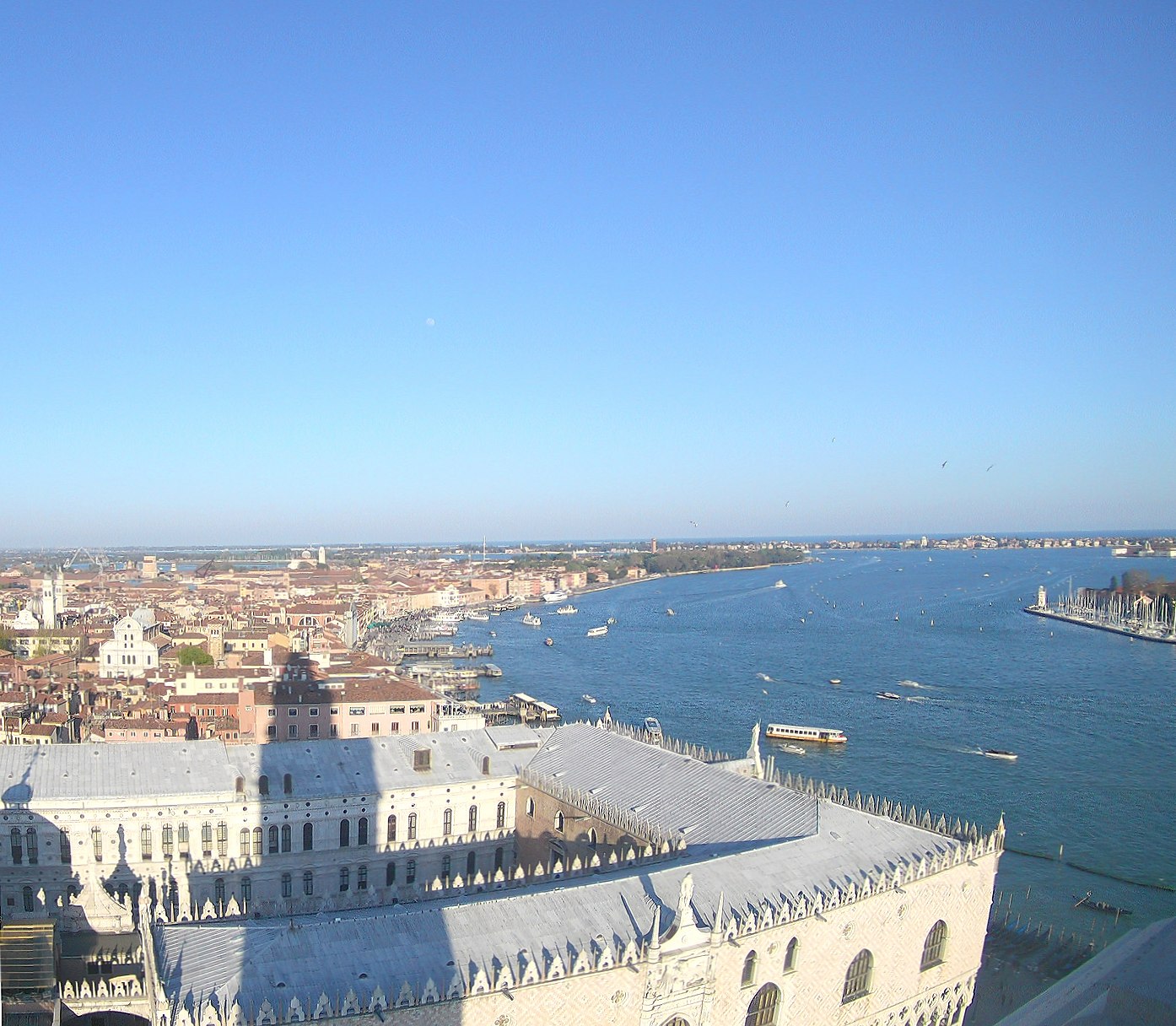 Venice Panoramic 4K at 320 x 480 iPhone size wallpapers HD quality