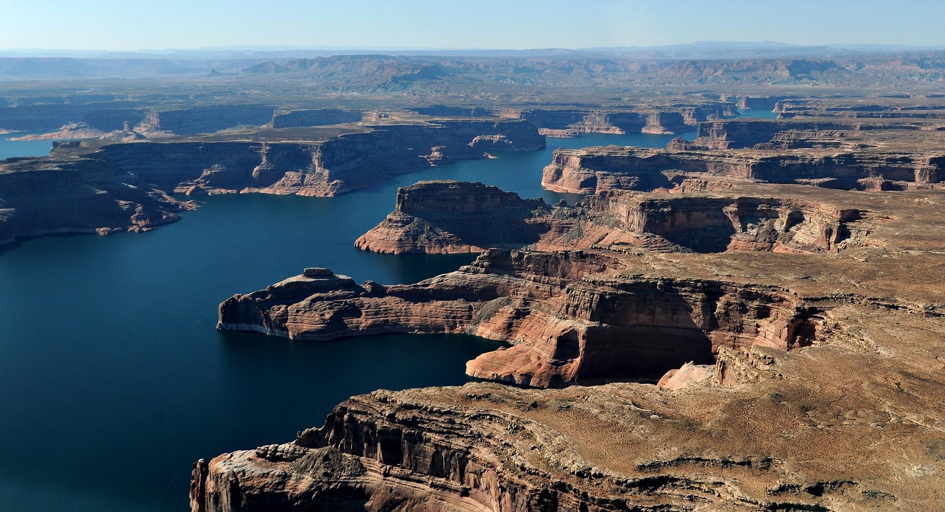 Aerial View of Canyon at 1152 x 864 size wallpapers HD quality