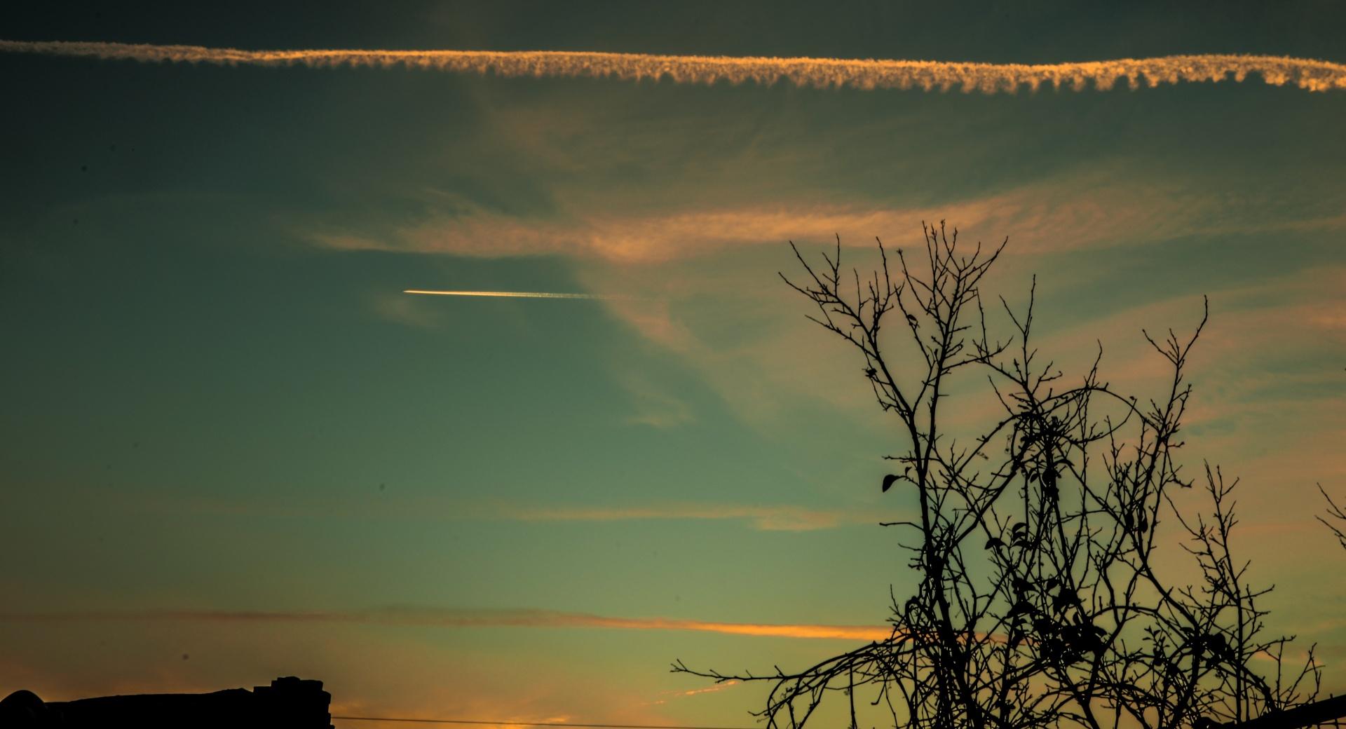 Airplane Traces In The Sky at 750 x 1334 iPhone 6 size wallpapers HD quality