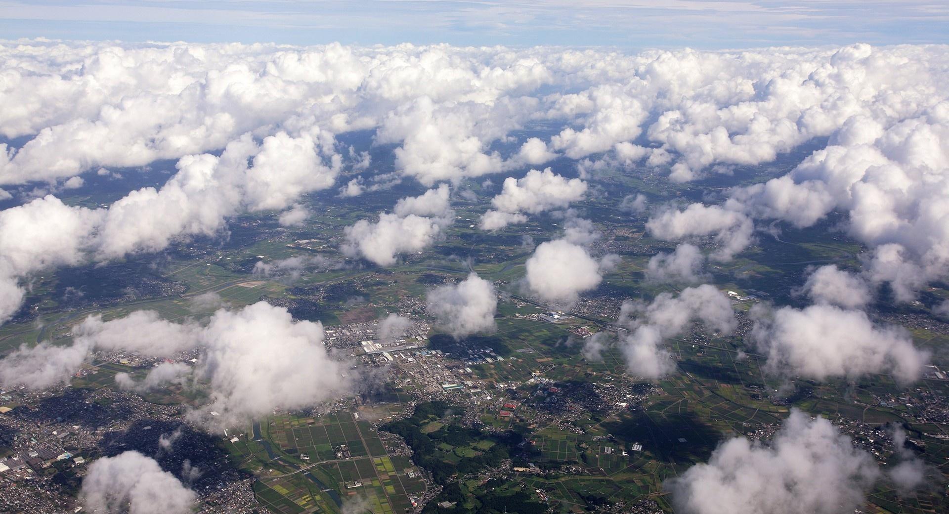 Beautiful Clouds Sky at 640 x 960 iPhone 4 size wallpapers HD quality