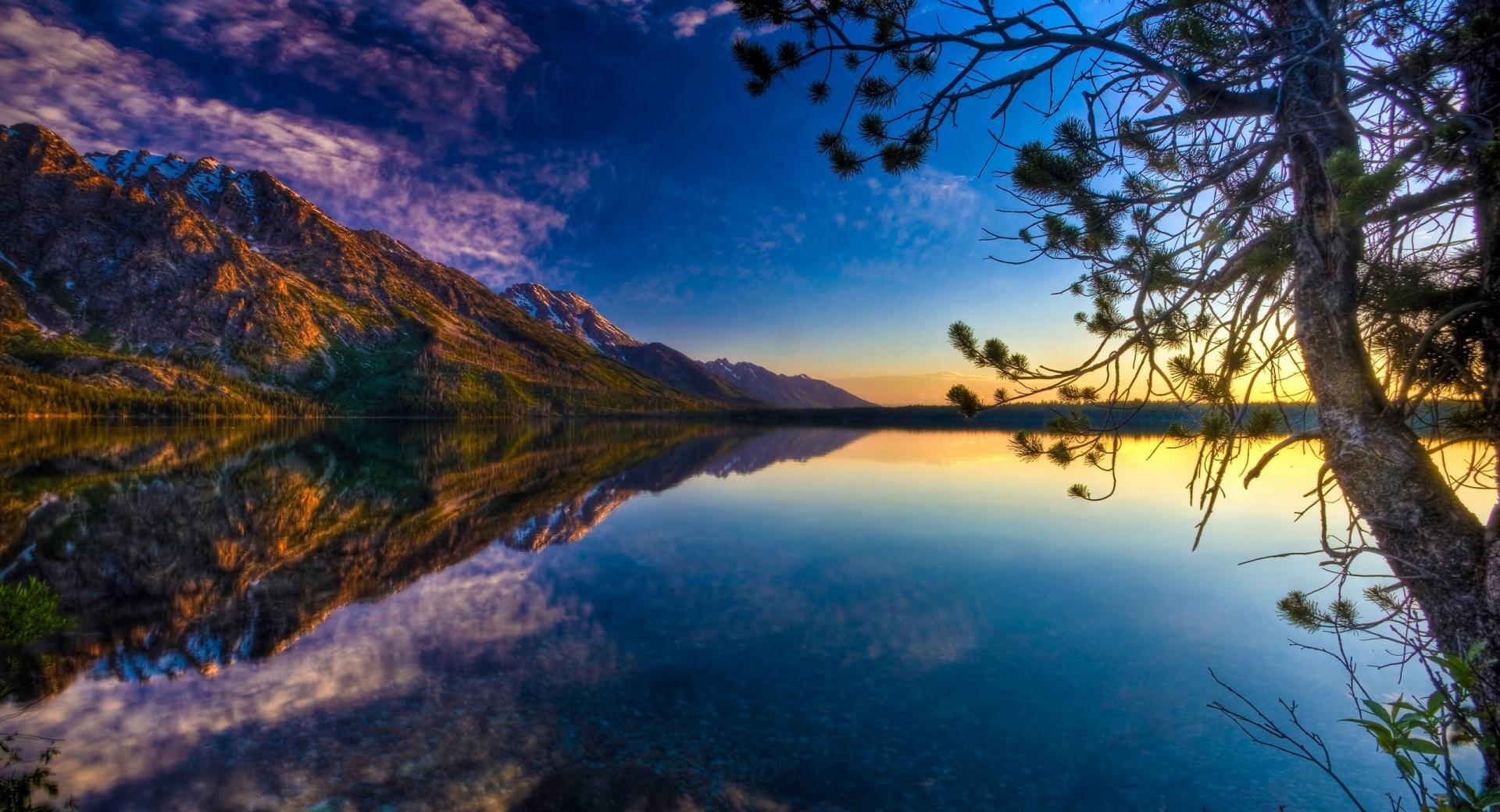 Beautiful Lake at 1280 x 960 size wallpapers HD quality