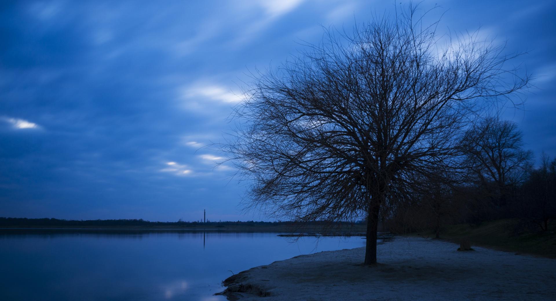 Blue Hour at 1024 x 1024 iPad size wallpapers HD quality