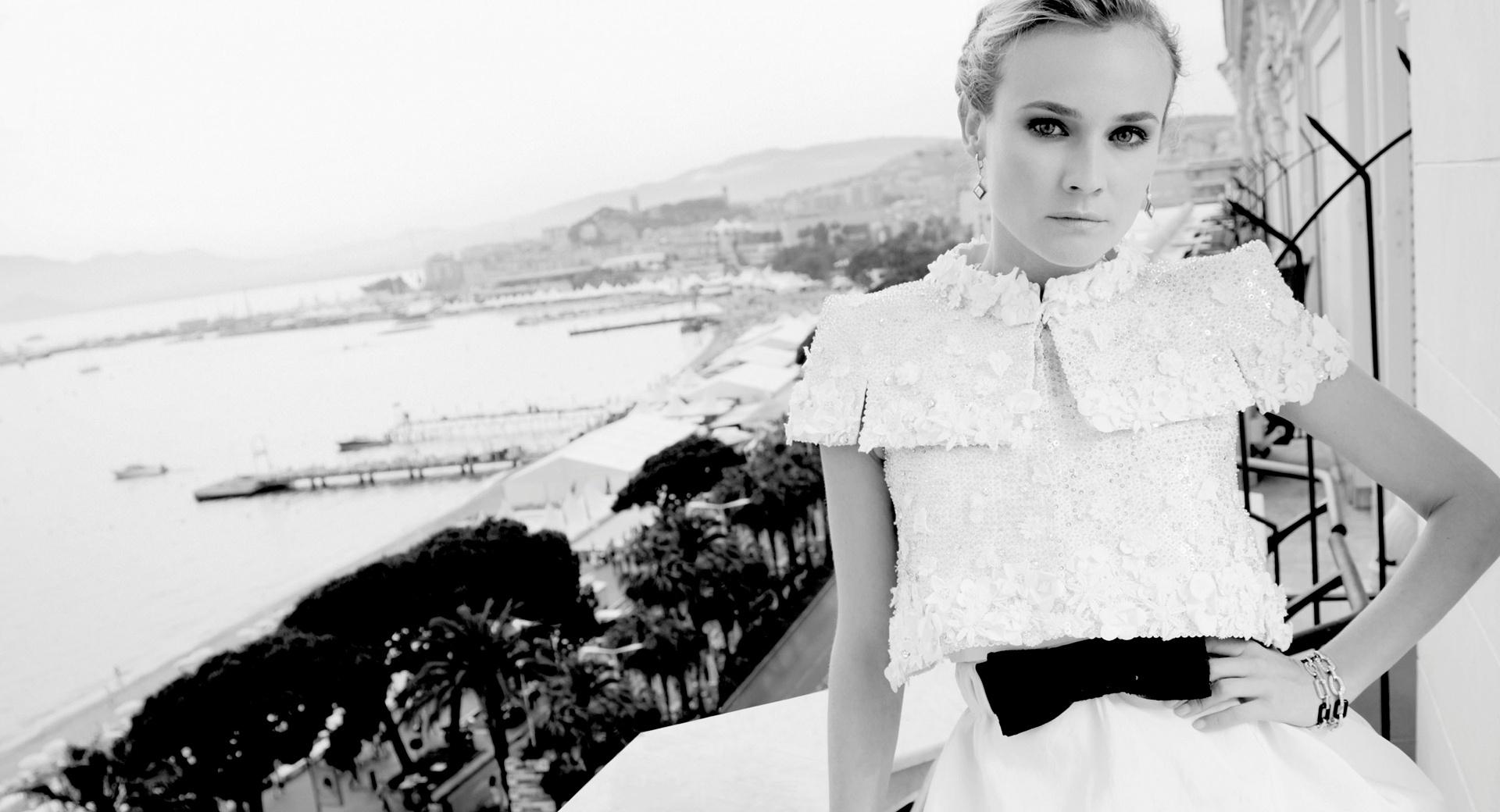 Diane Kruger Black And White at 640 x 1136 iPhone 5 size wallpapers HD quality