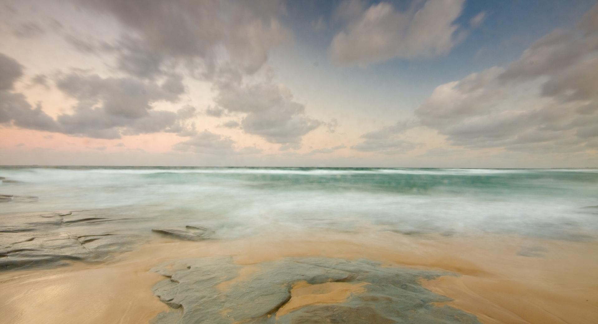 Empty Beach at 750 x 1334 iPhone 6 size wallpapers HD quality