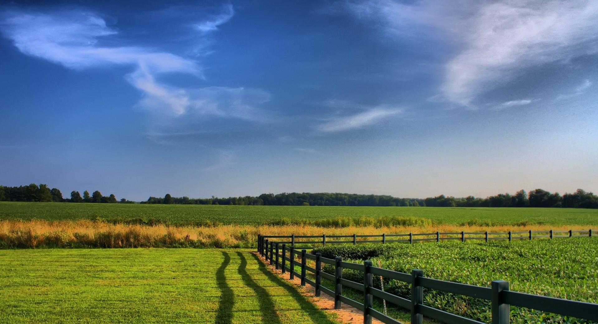 Farm Fence at 1600 x 1200 size wallpapers HD quality