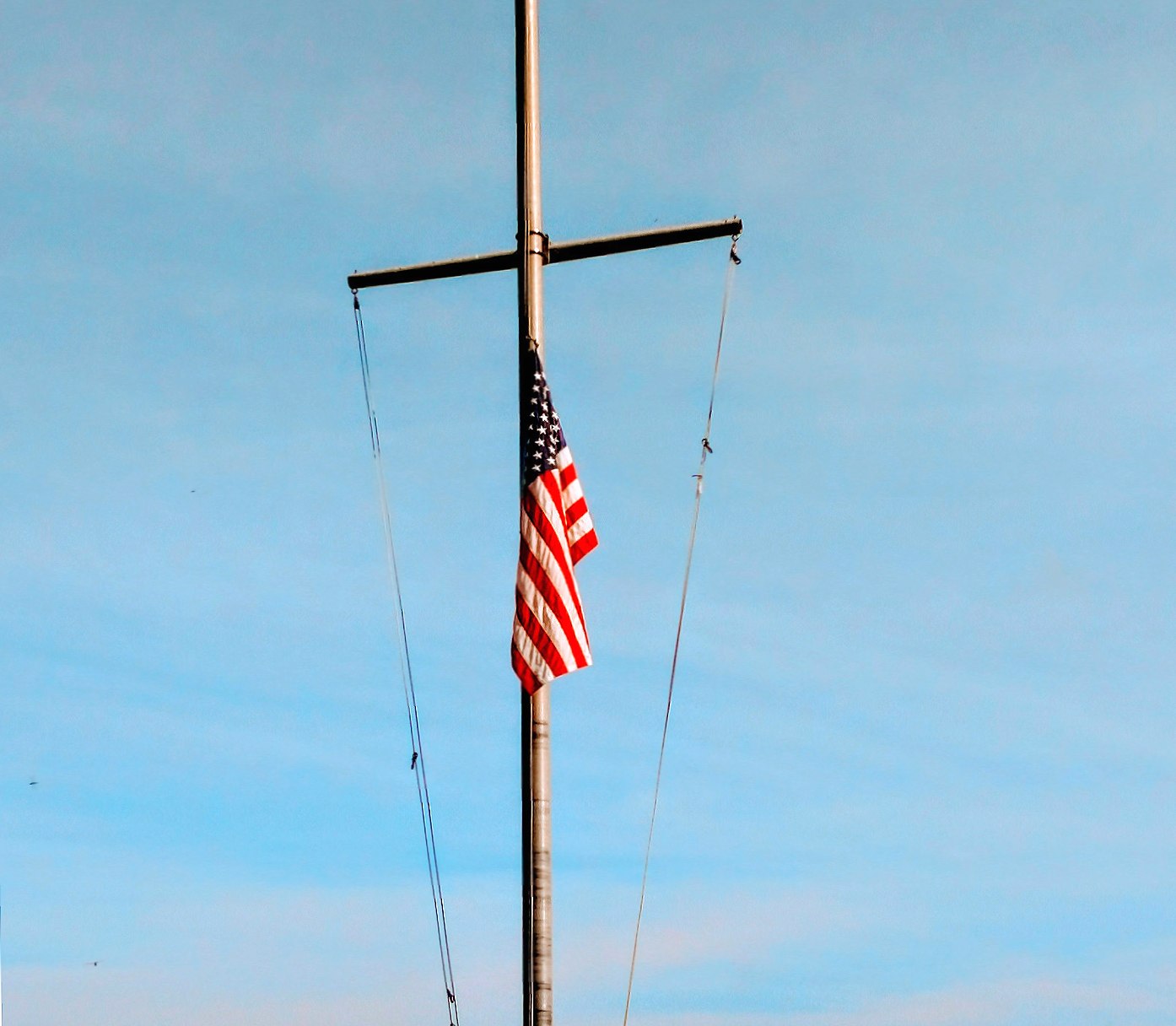 Half staff at 640 x 960 iPhone 4 size wallpapers HD quality