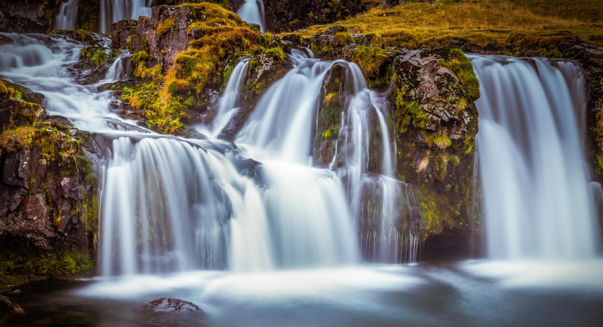 Kirkjufellsfoss waterfall, Iceland at 320 x 480 iPhone size wallpapers HD quality