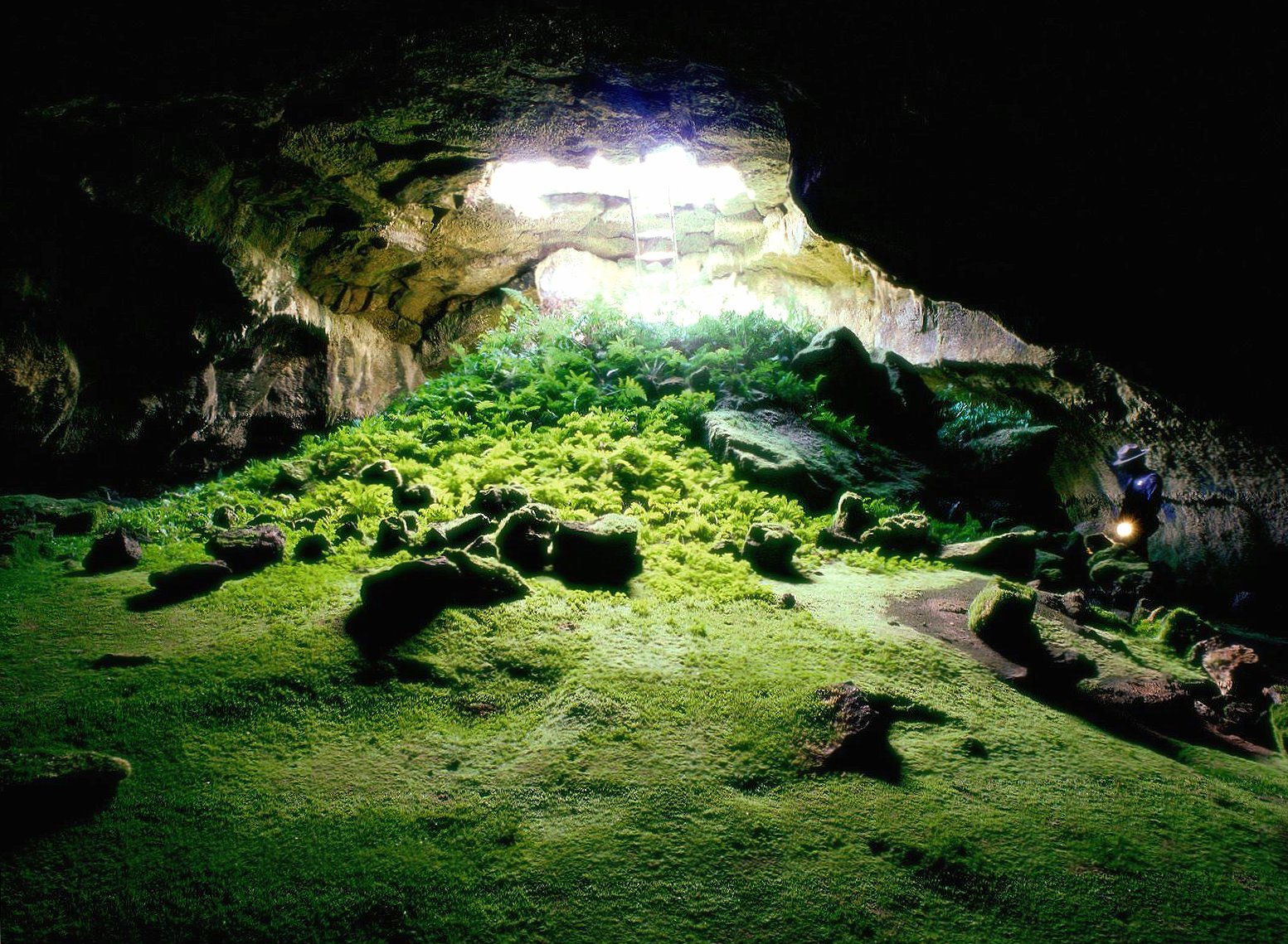 Lava tube cave california at 2048 x 2048 iPad size wallpapers HD quality
