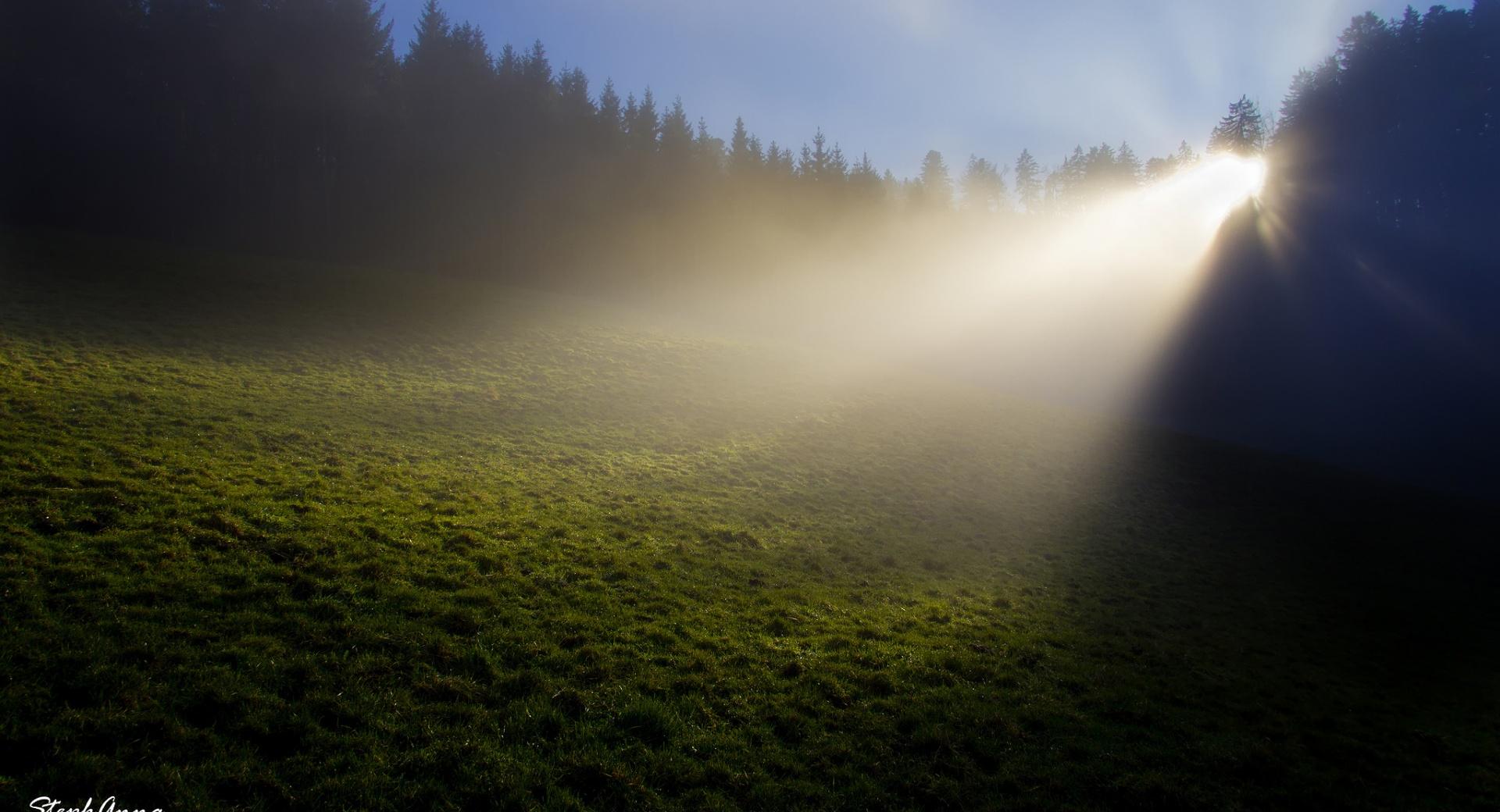 Light Rays at 1152 x 864 size wallpapers HD quality