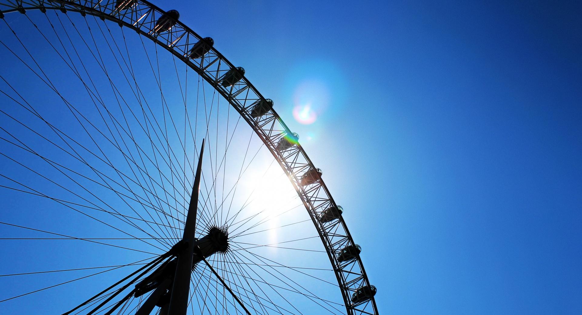 London Eye Lense flare at 1024 x 1024 iPad size wallpapers HD quality