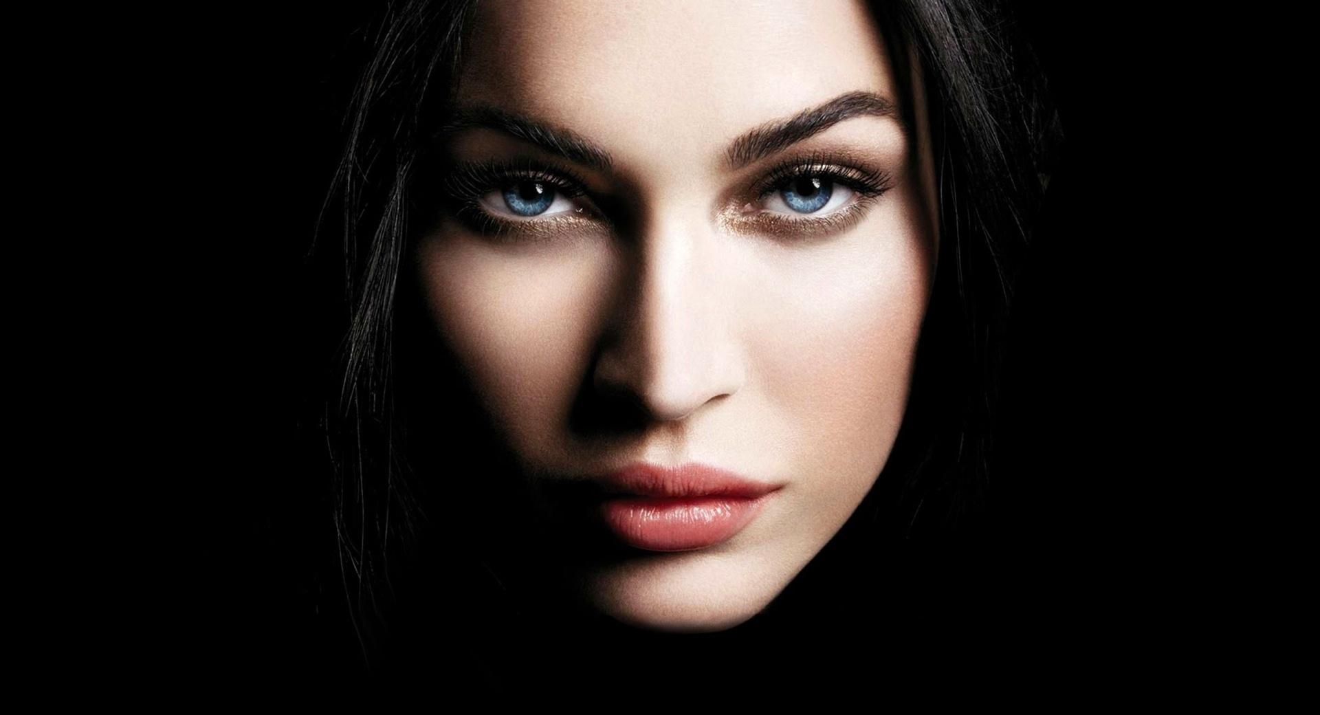 Megan Fox 2014 at 2048 x 2048 iPad size wallpapers HD quality