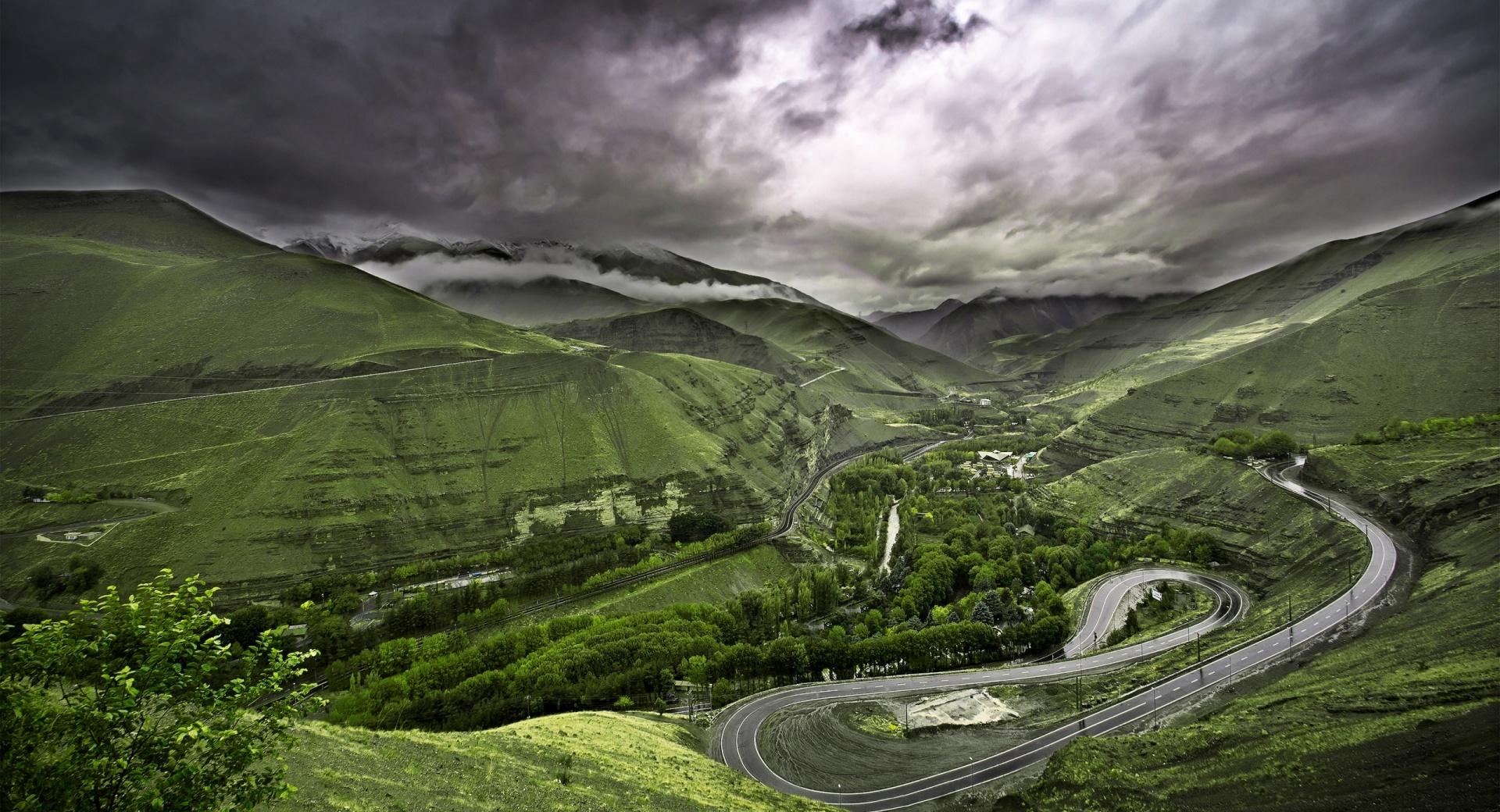 Mountain Highway at 640 x 1136 iPhone 5 size wallpapers HD quality
