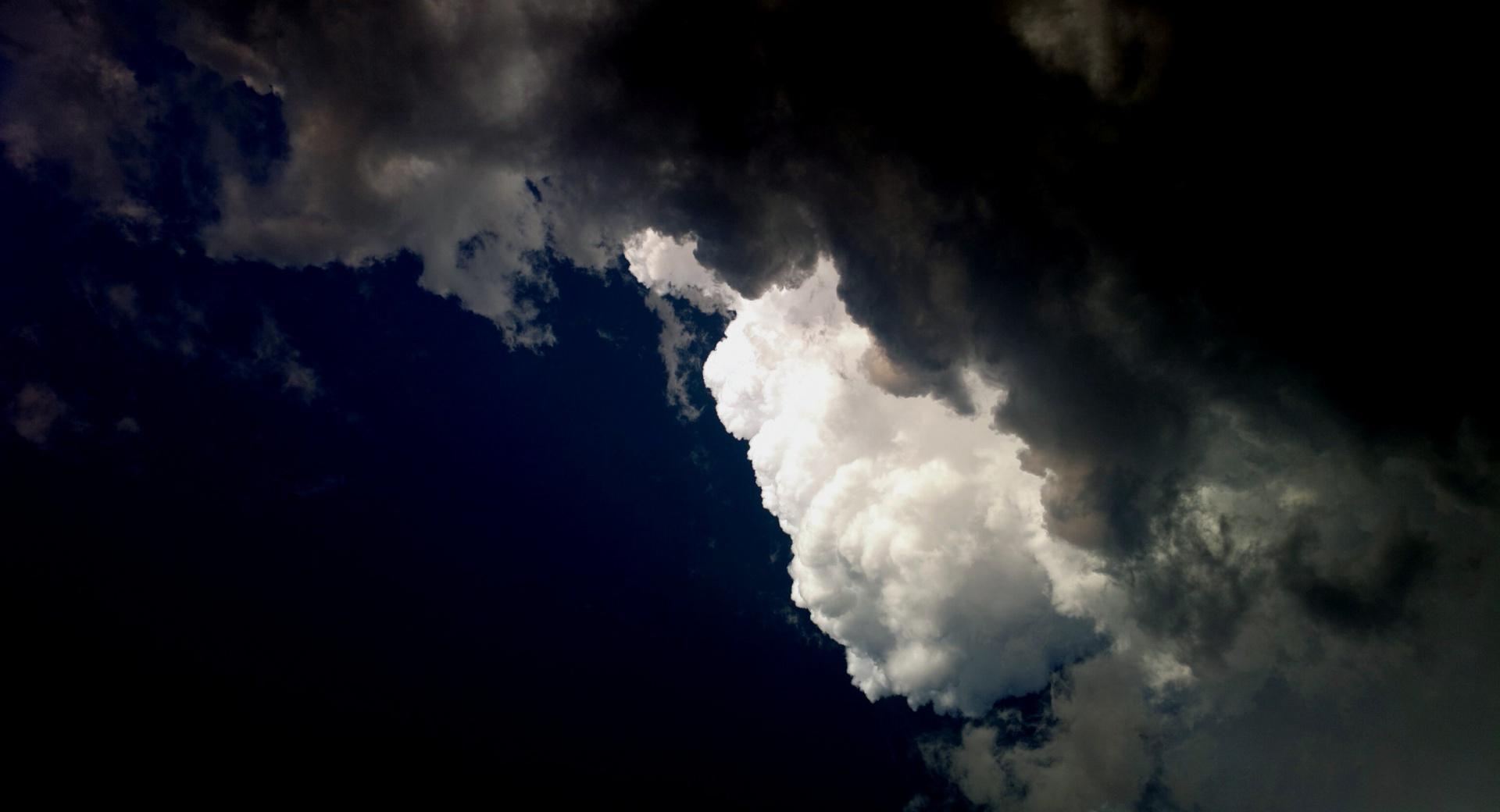 Scary Clouds at 750 x 1334 iPhone 6 size wallpapers HD quality
