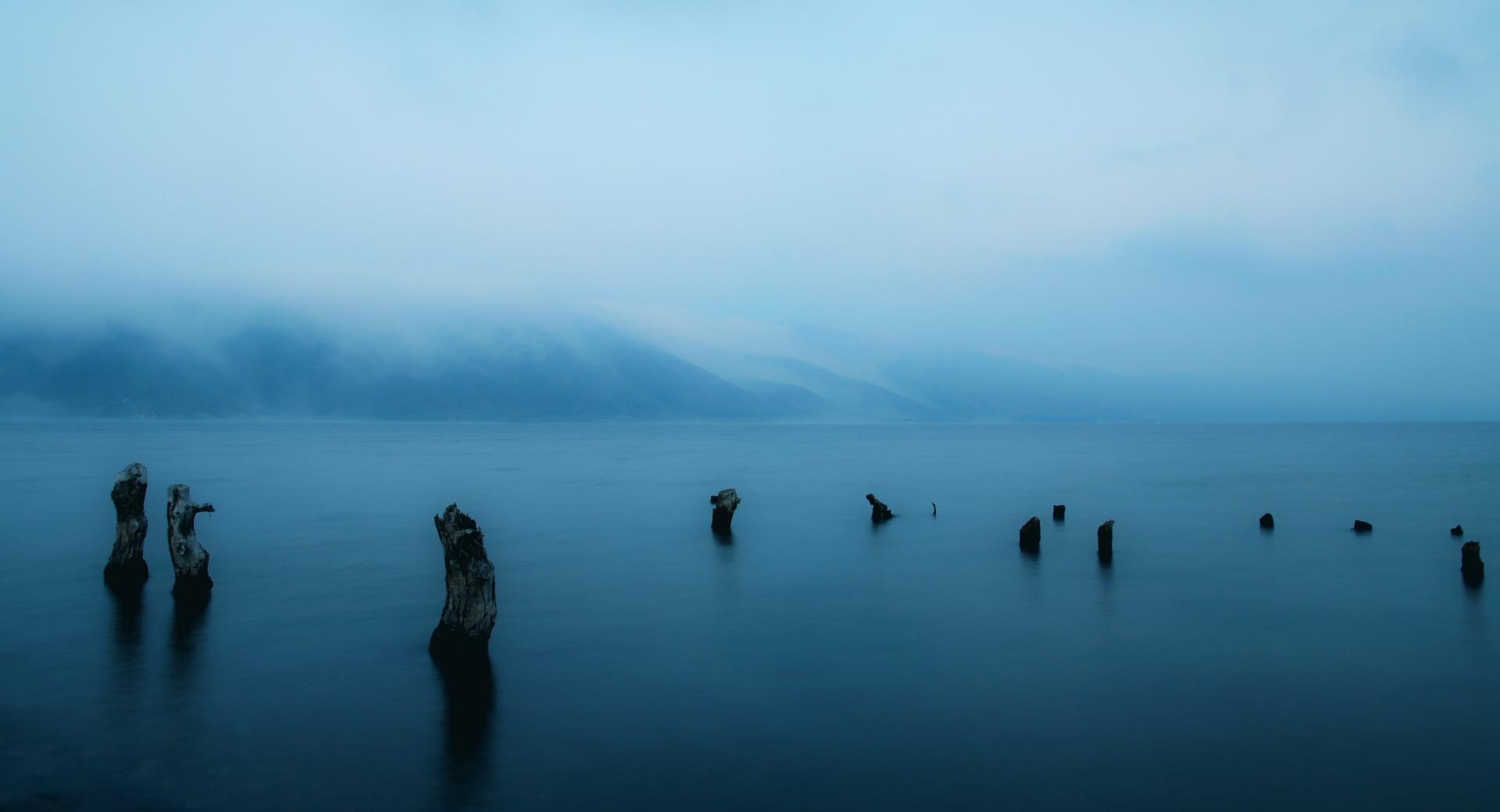 Sevan Lake at 2048 x 2048 iPad size wallpapers HD quality