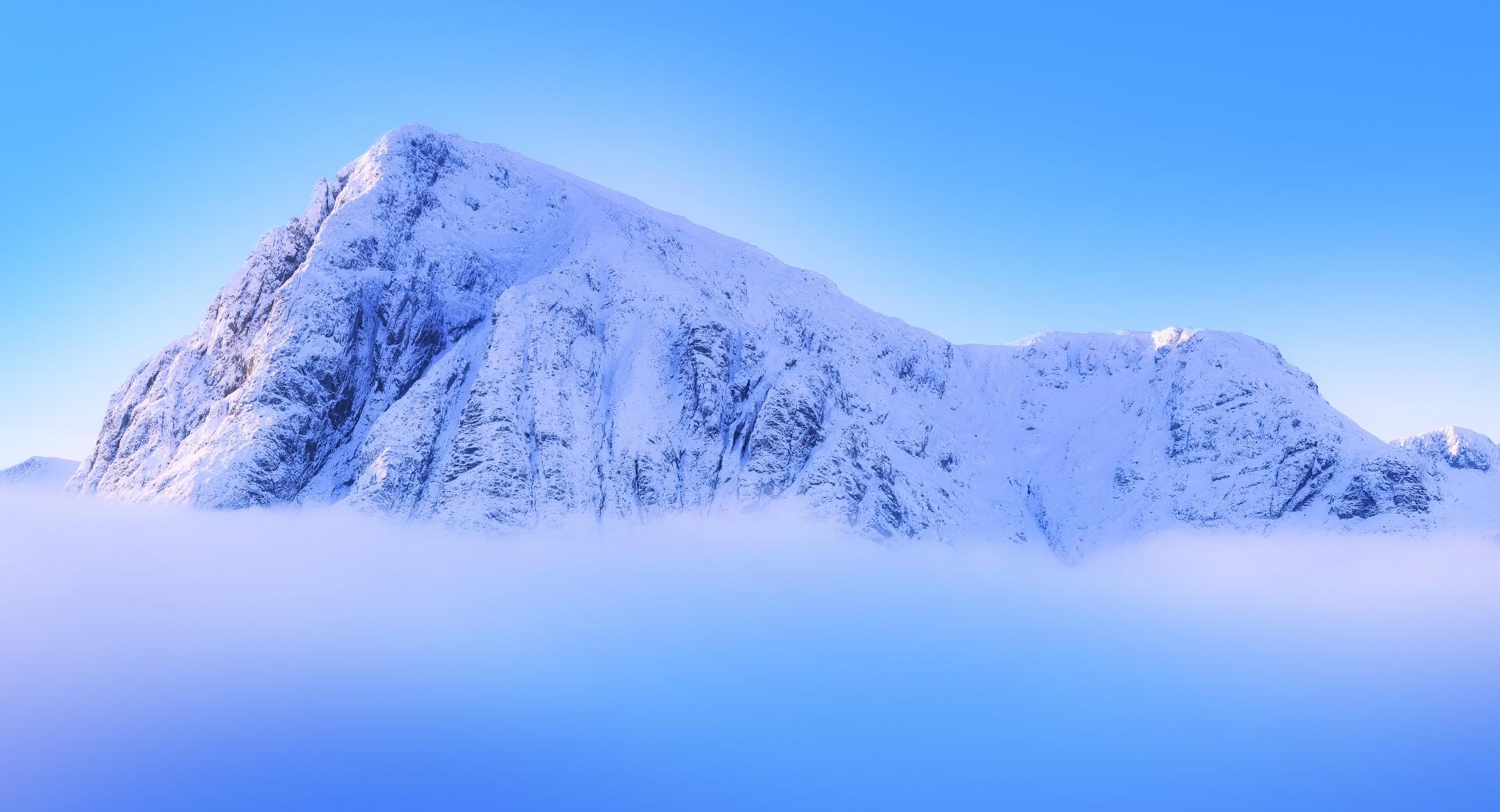 Snowy Mountain Peak Above Clouds at 1152 x 864 size wallpapers HD quality