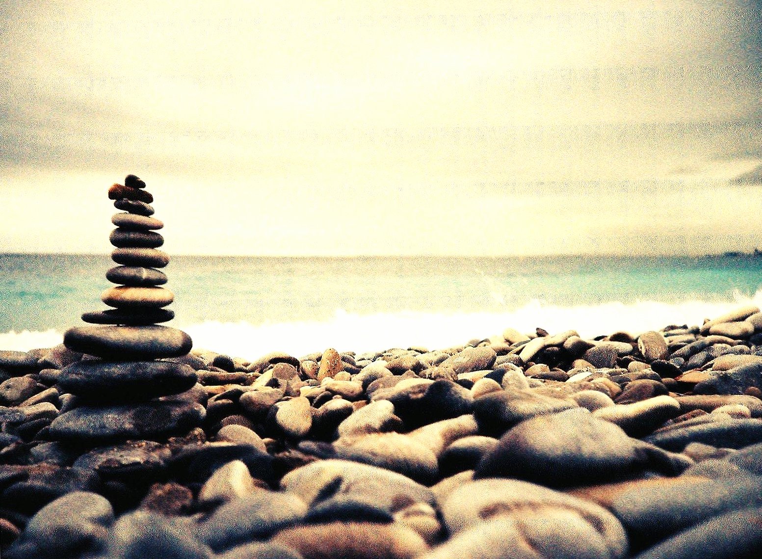 Stones in balance and sea at 640 x 960 iPhone 4 size wallpapers HD quality