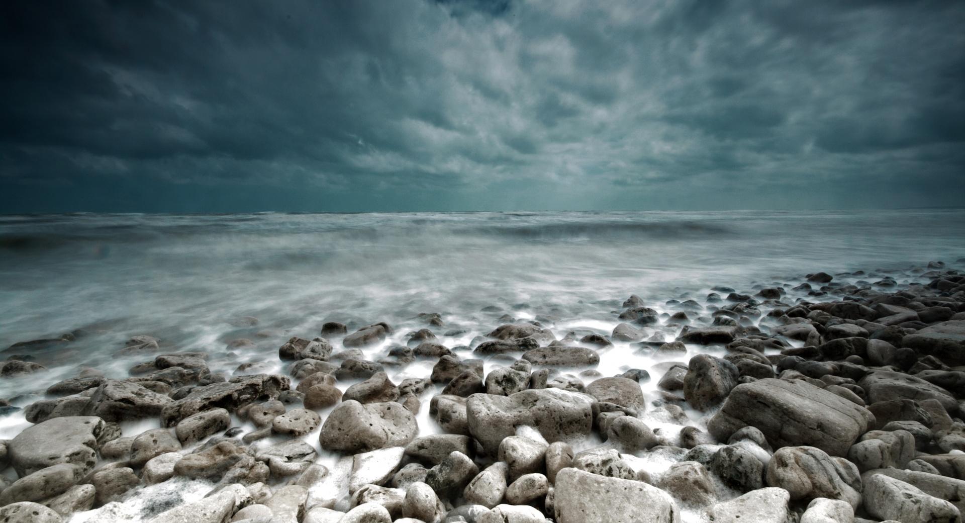Stormy Sea at 1280 x 960 size wallpapers HD quality