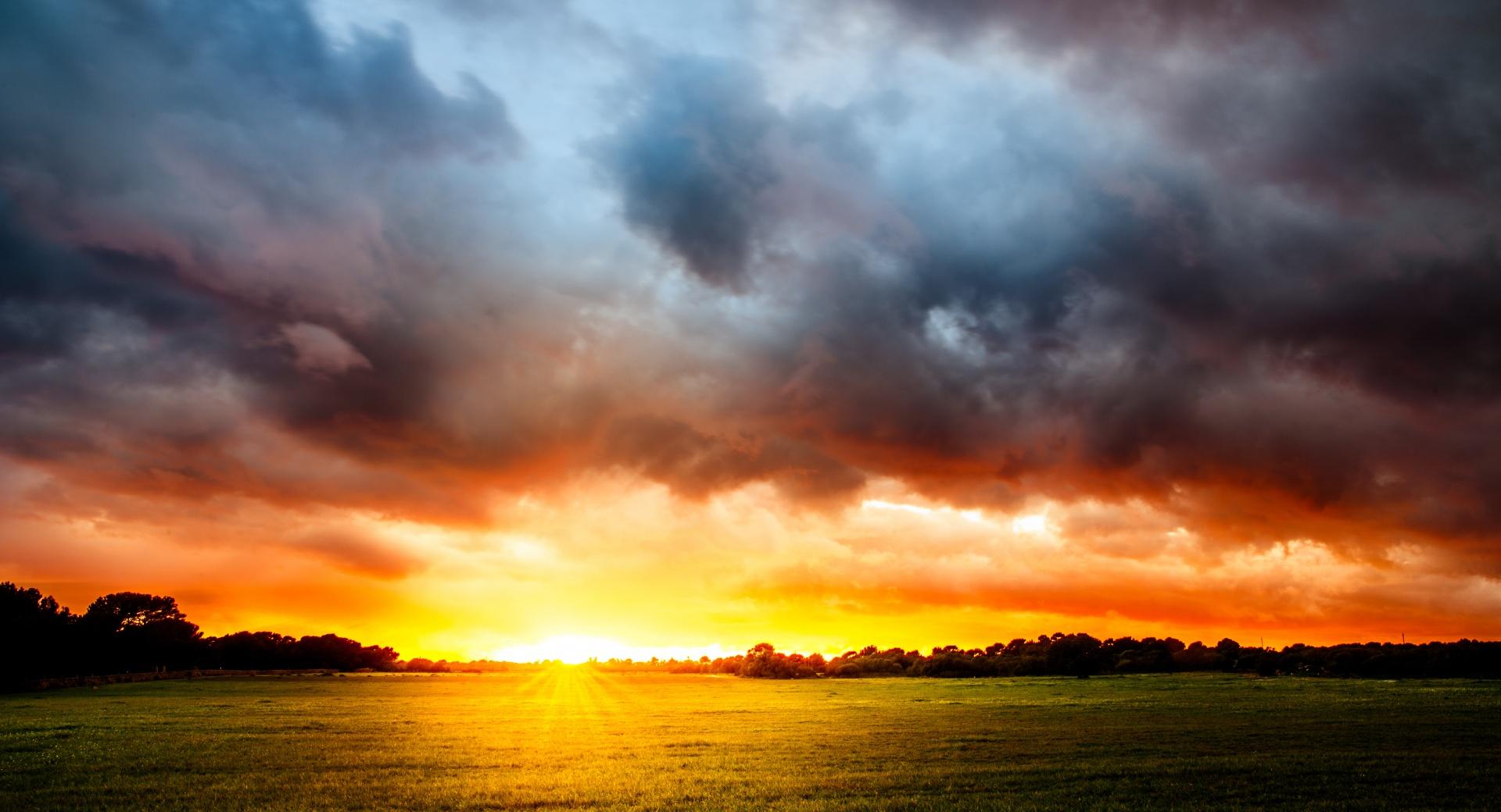 Sunlight, Stormy Clouds wallpapers HD quality