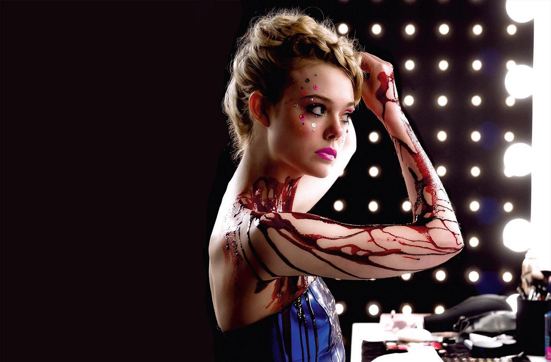 The Neon Demon at 640 x 960 iPhone 4 size wallpapers HD quality