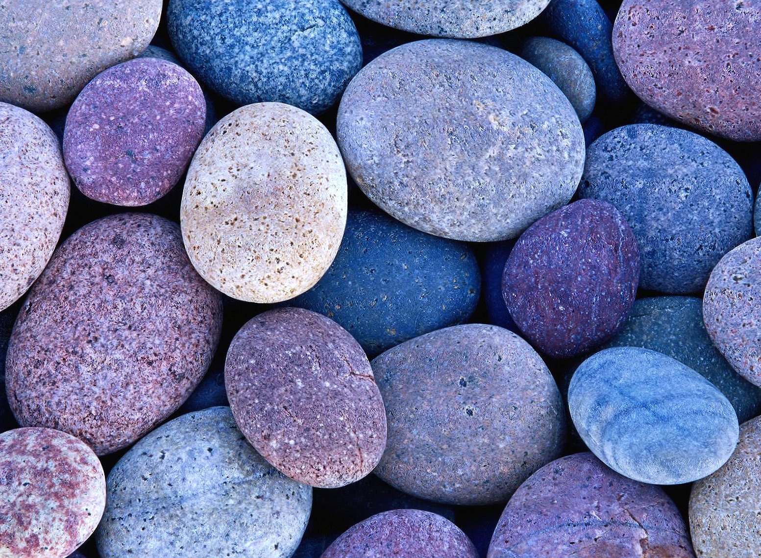 Violet stones at 1152 x 864 size wallpapers HD quality