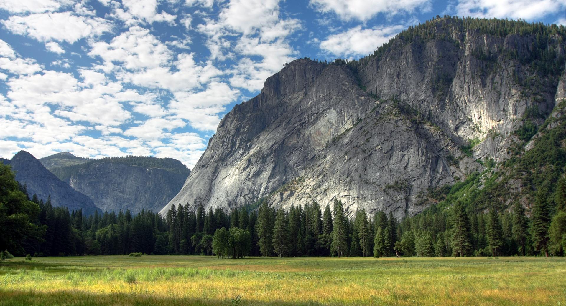 Yosemite Natural Park at 2048 x 2048 iPad size wallpapers HD quality