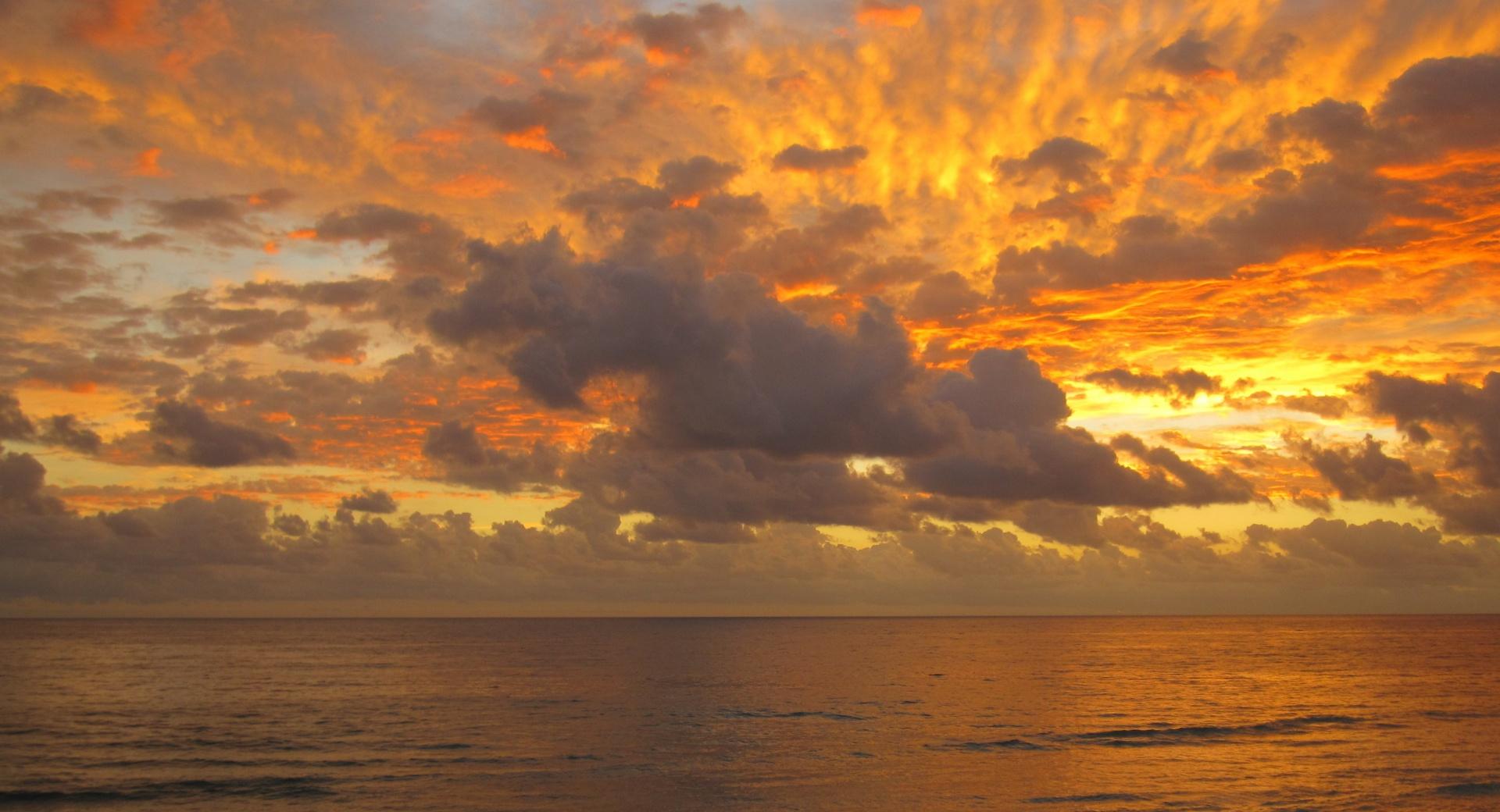 Golden Sunset Clouds wallpapers HD quality
