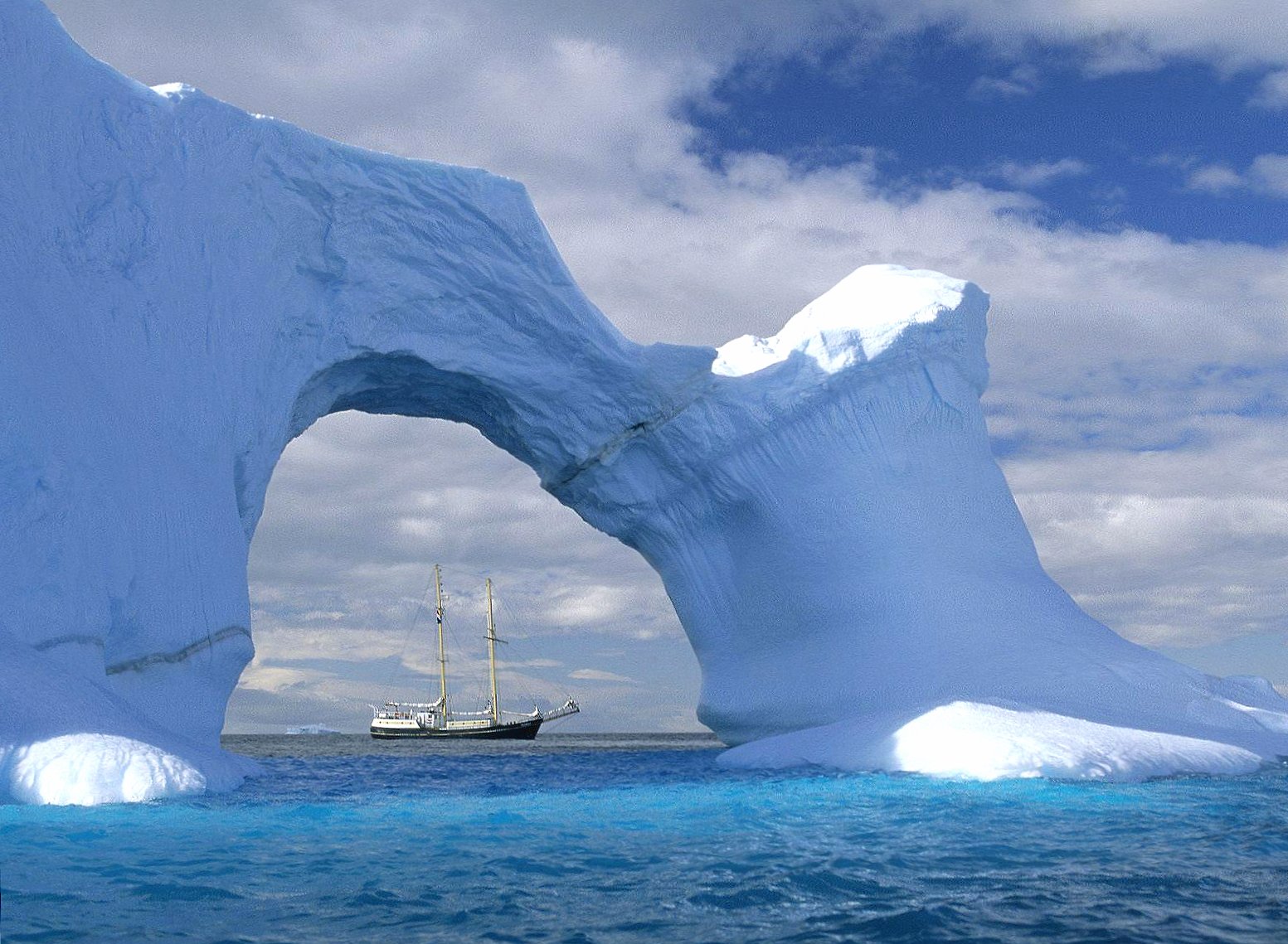 Ice ark iceberg at 1024 x 1024 iPad size wallpapers HD quality
