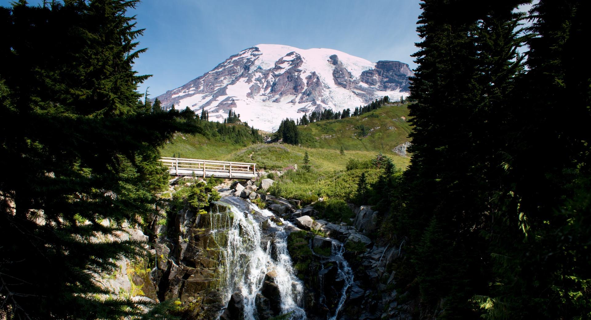 Mt Rainier, Washington at 320 x 480 iPhone size wallpapers HD quality