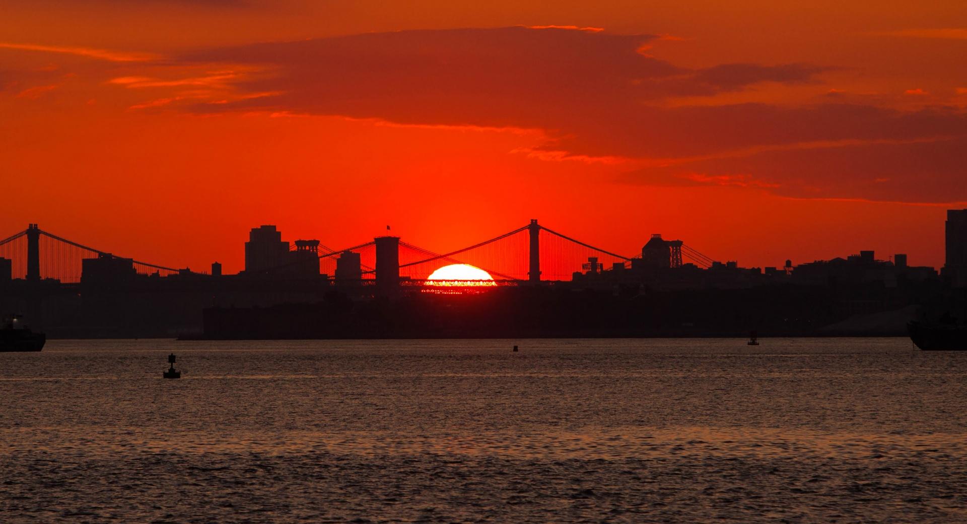 New York City Skyline Sunrise at 2048 x 2048 iPad size wallpapers HD quality