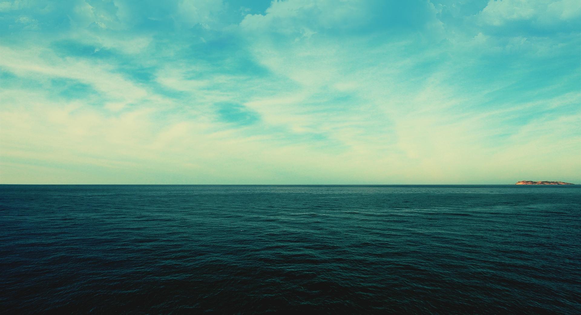 Ocean And Sky at 640 x 960 iPhone 4 size wallpapers HD quality
