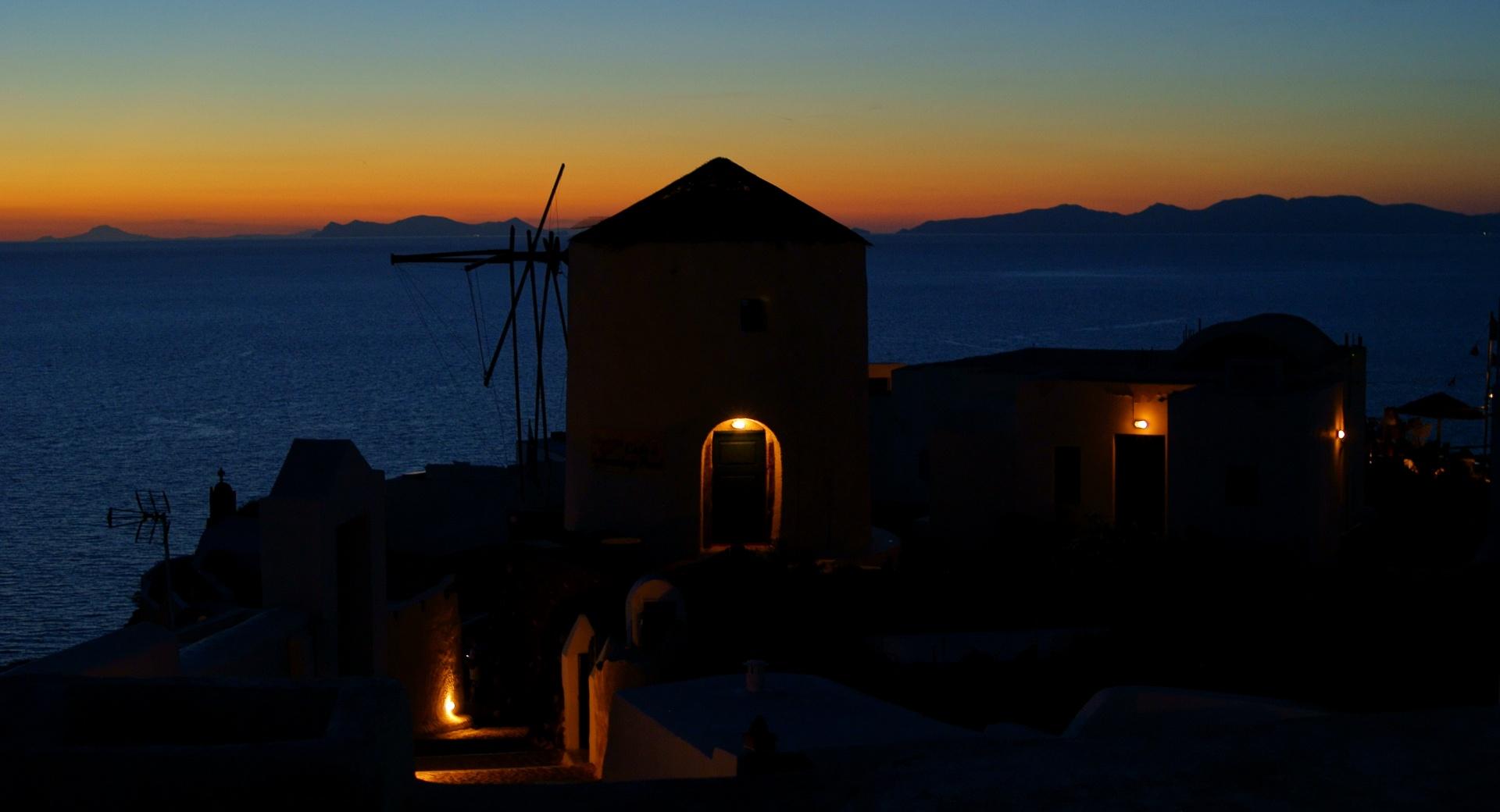 Oia at evening, Santorini, Greece wallpapers HD quality