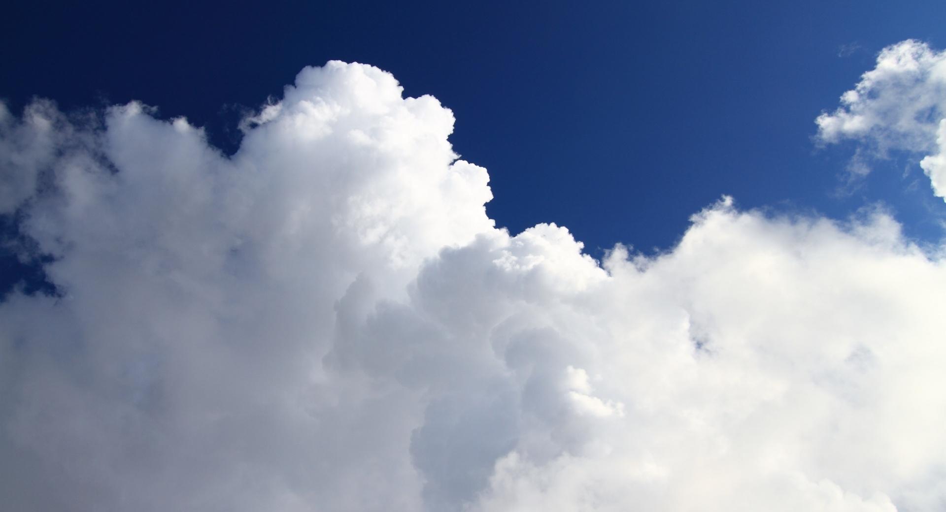 Puffy Clouds at 320 x 480 iPhone size wallpapers HD quality