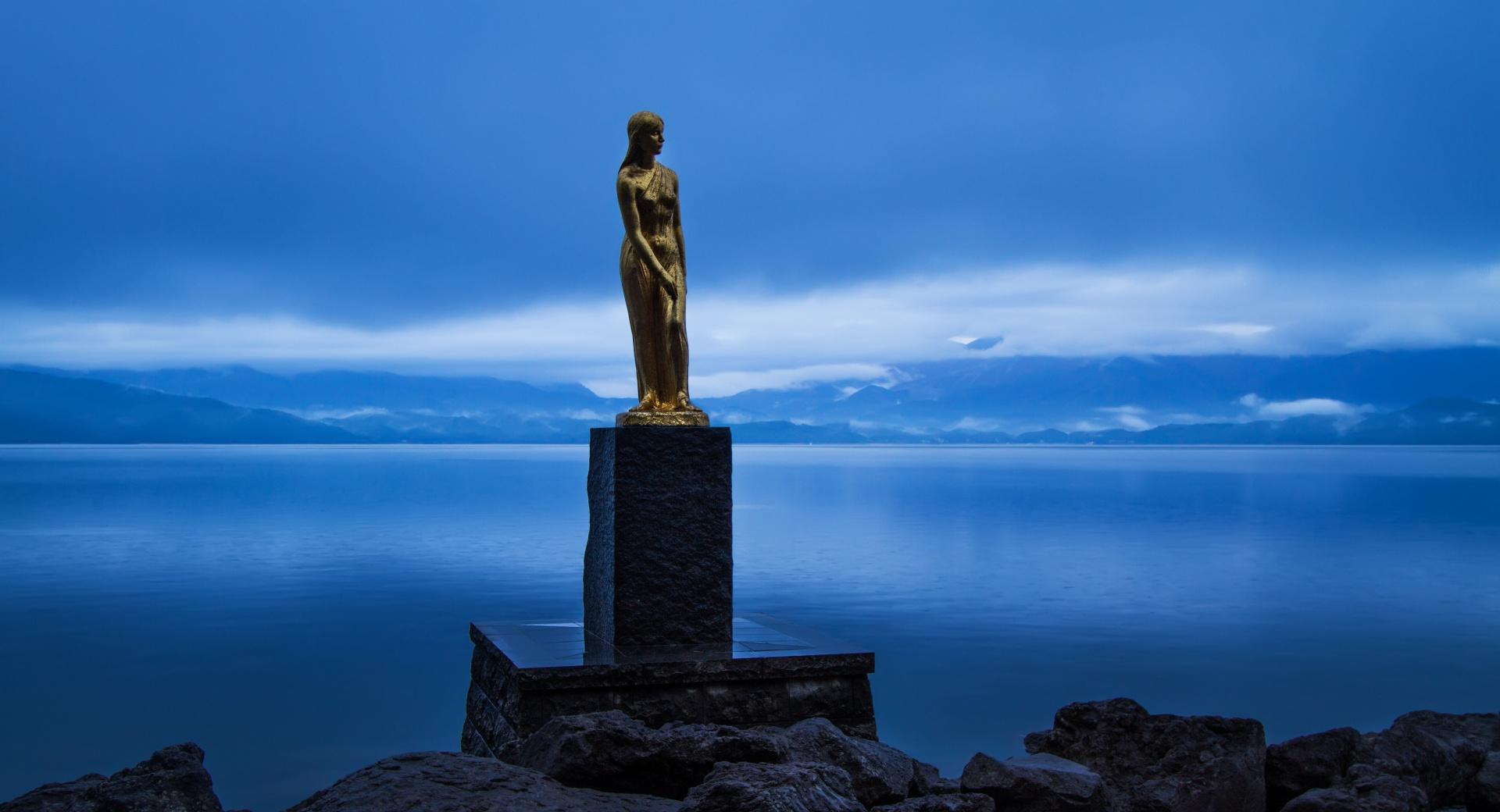 Statue of Tatsuko, Lake Tazawa at 640 x 960 iPhone 4 size wallpapers HD quality