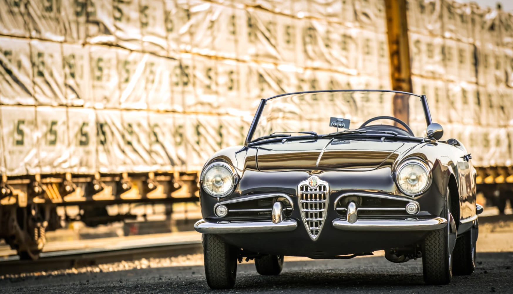 Alfa Romeo Giulietta Spider at 640 x 960 iPhone 4 size wallpapers HD quality